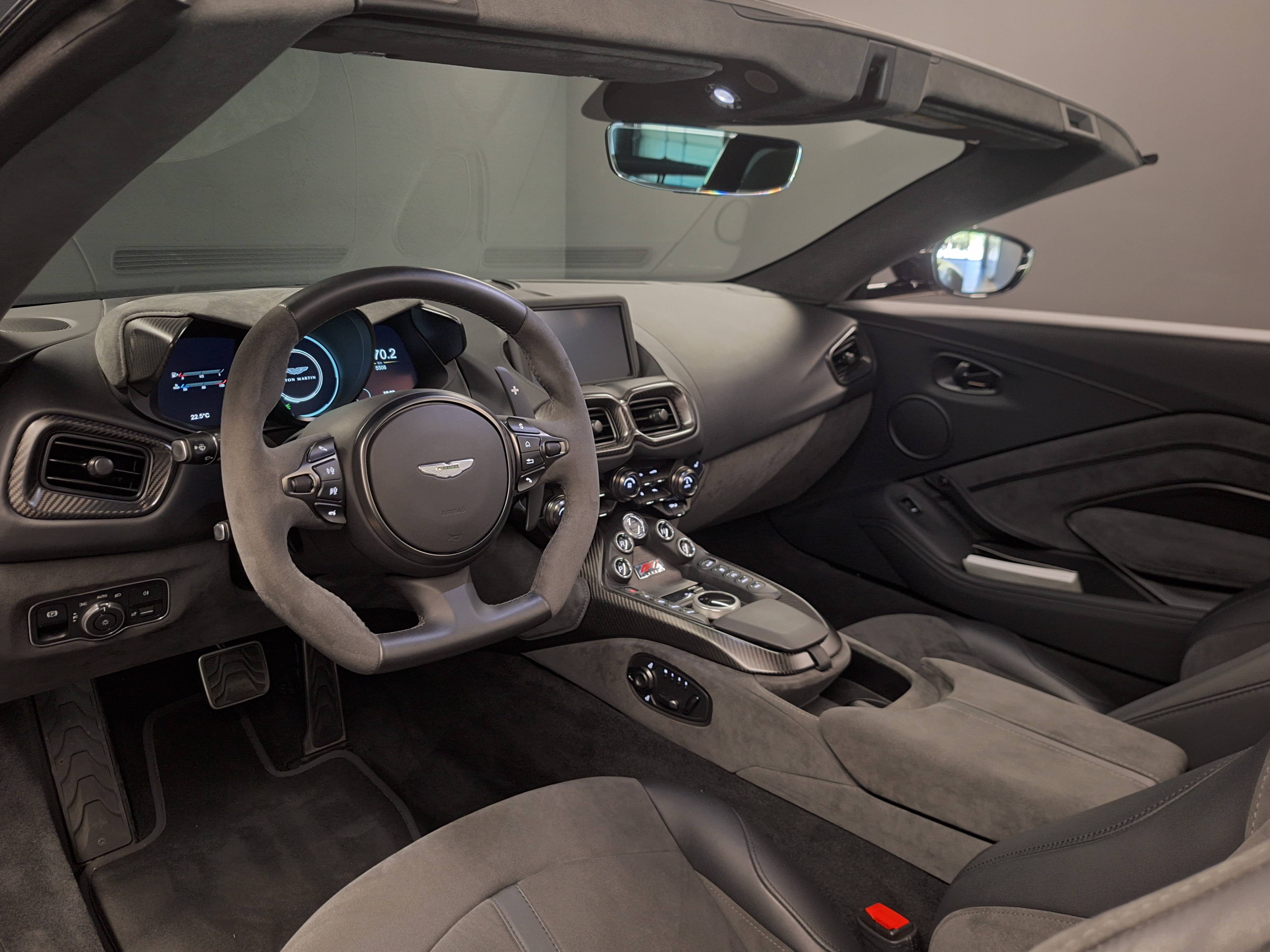 VANTAGE F1 ROADSTER Vantage F1 Roadster 4.0 Biturbo V8 535 ch BVA8 &mdash; 3