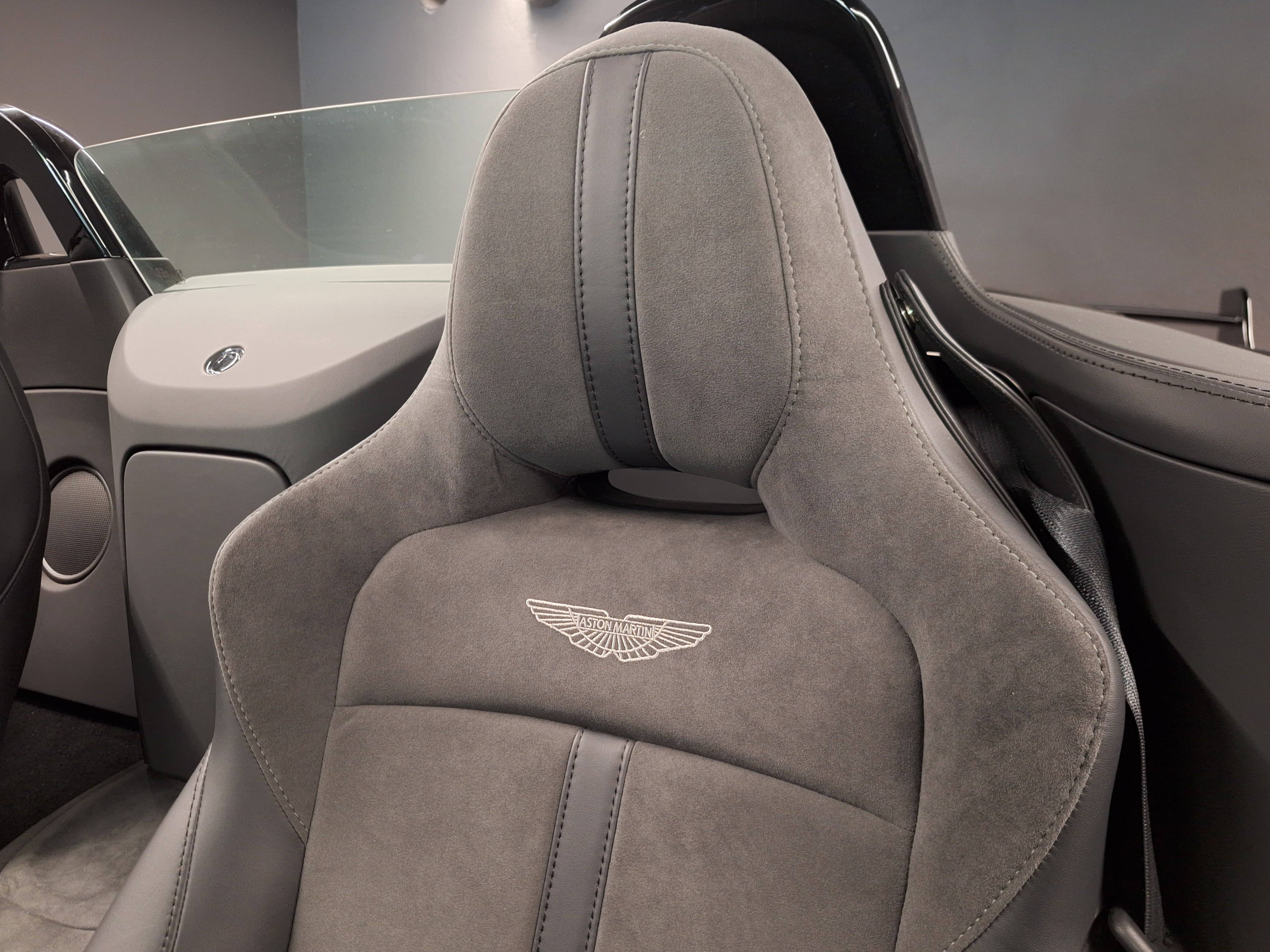 VANTAGE F1 ROADSTER Vantage F1 Roadster 4.0 Biturbo V8 535 ch BVA8 &mdash; 20
