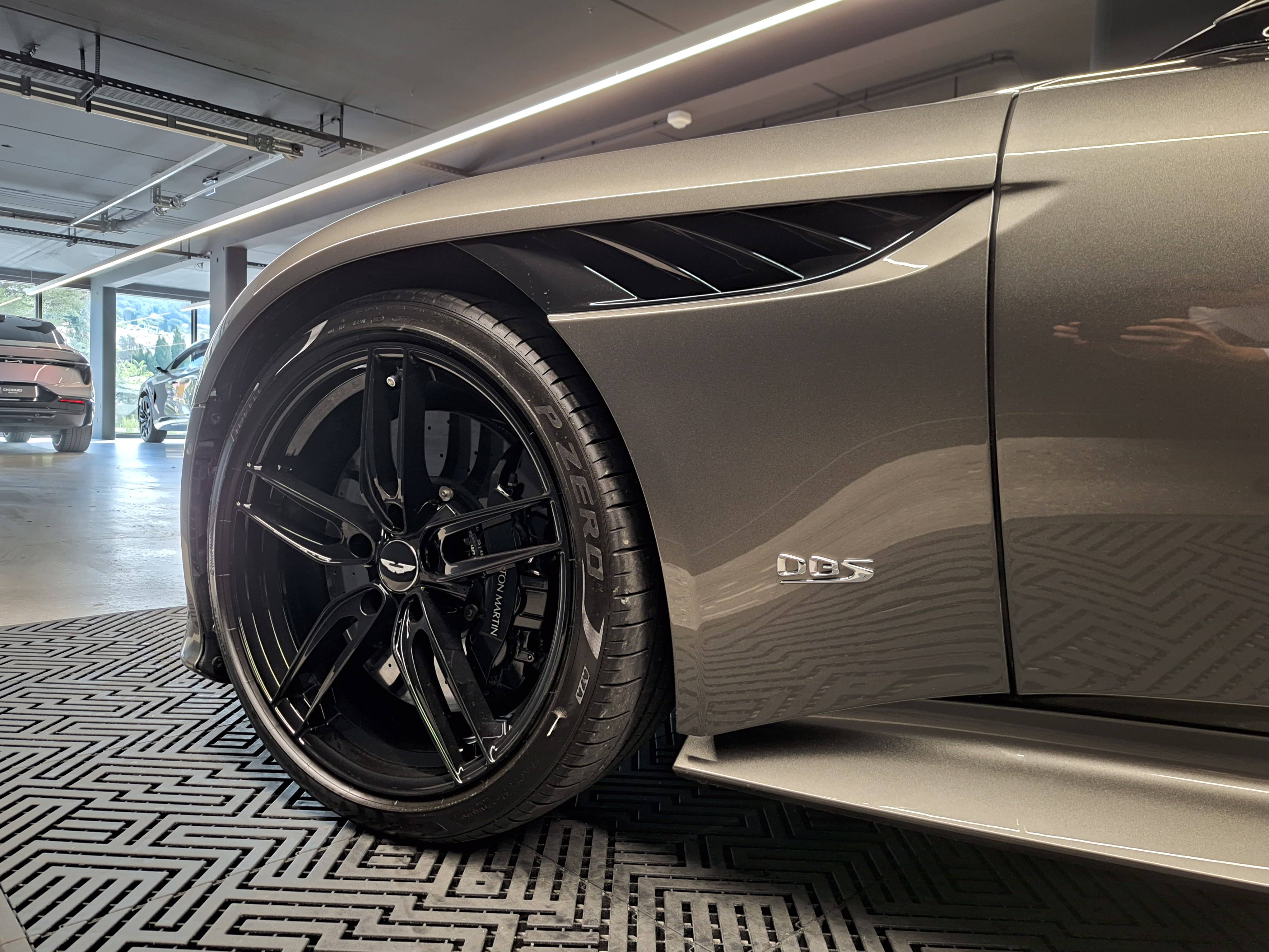 DBS VOLANTE DBS Superleggera Volante 5,2 Biturbo V12 &mdash; 6