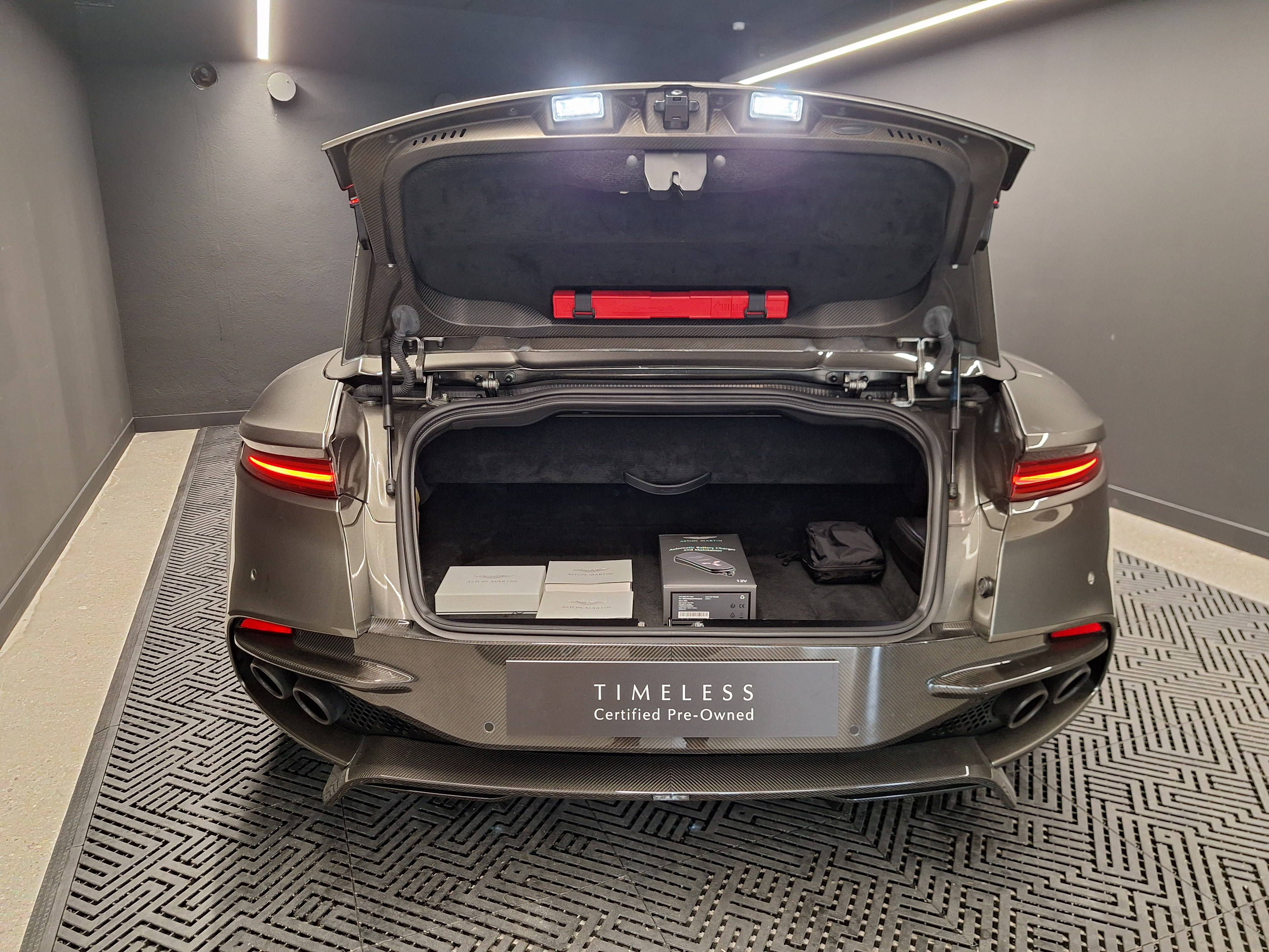 DBS VOLANTE DBS Superleggera Volante 5,2 Biturbo V12 &mdash; 16