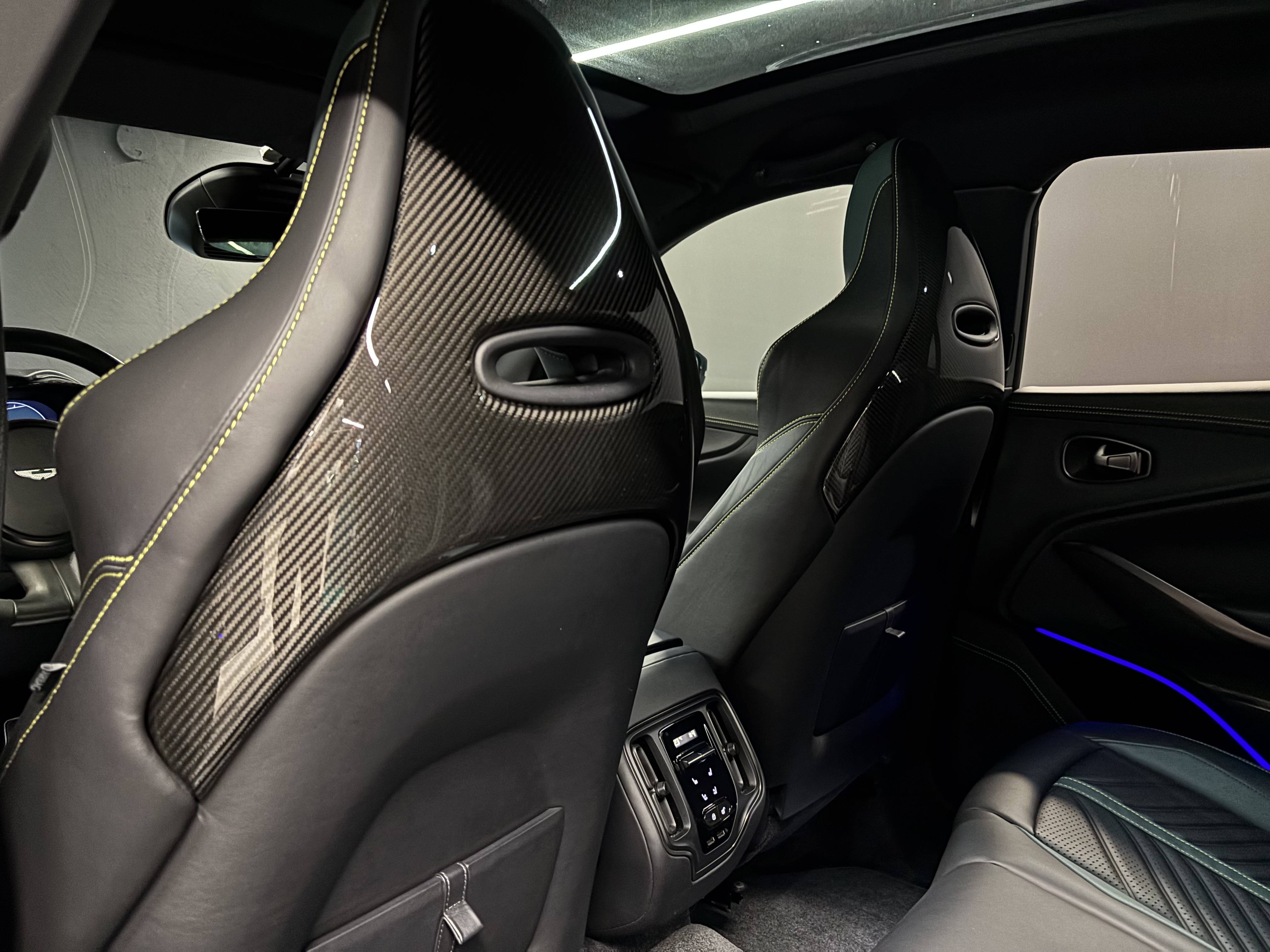 DBX707 DBX707 4.0 Biturbo V8 &mdash; 7