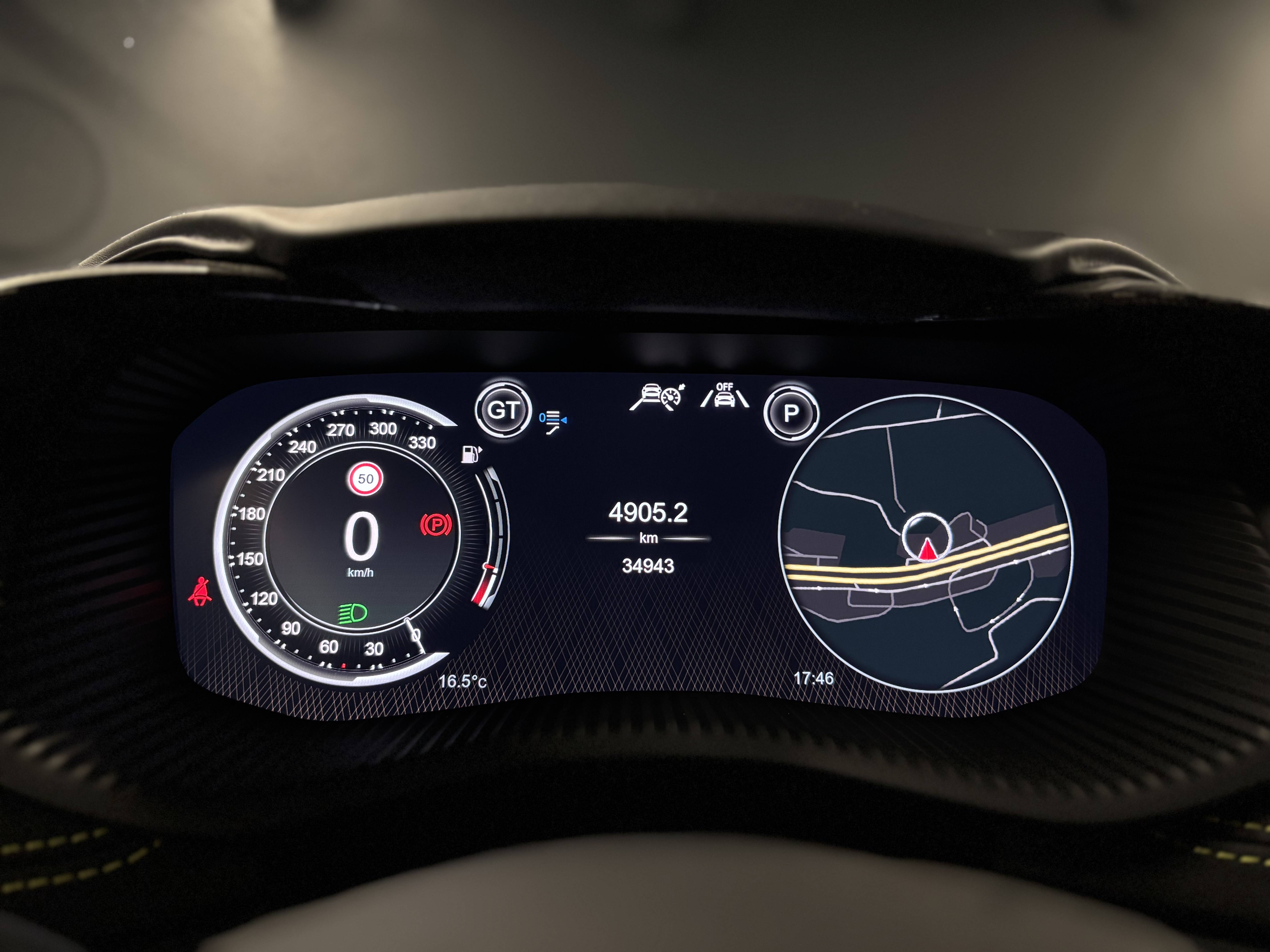 DBX707 DBX707 4.0 Biturbo V8 &mdash; 11