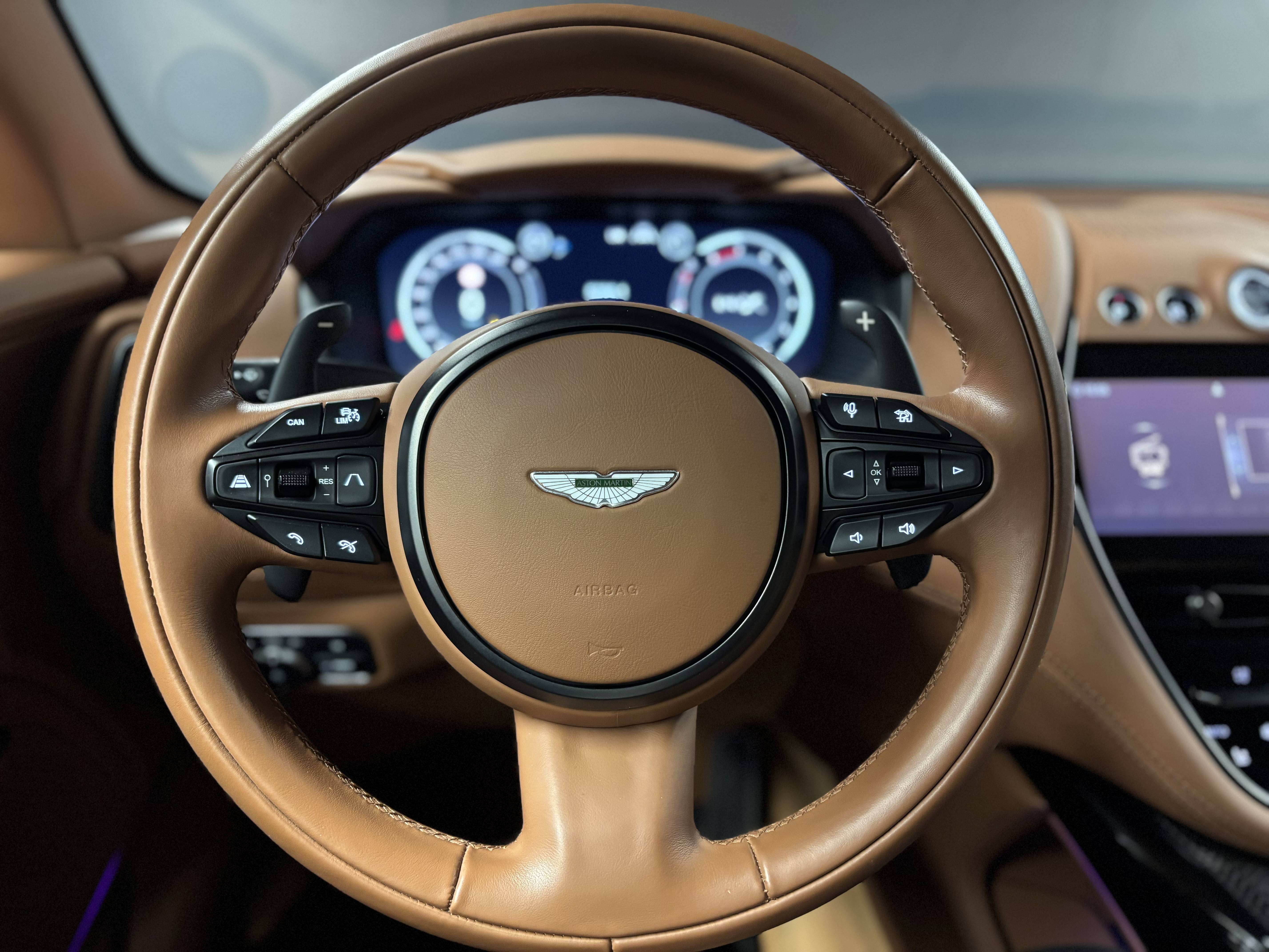 DBX707 DBX707 4.0 Biturbo V8 &mdash; 2