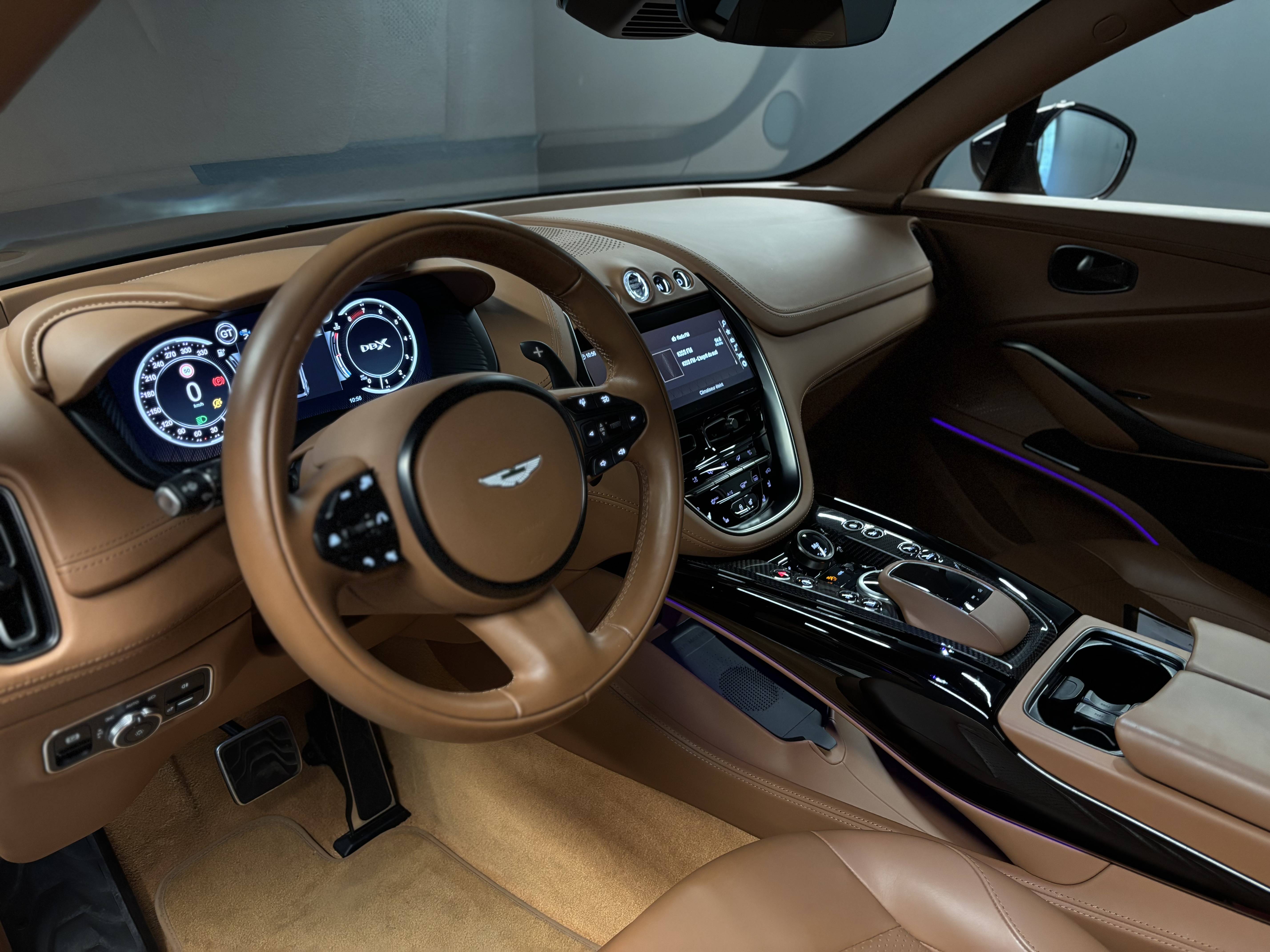 DBX707 DBX707 4.0 Biturbo V8 &mdash; 5