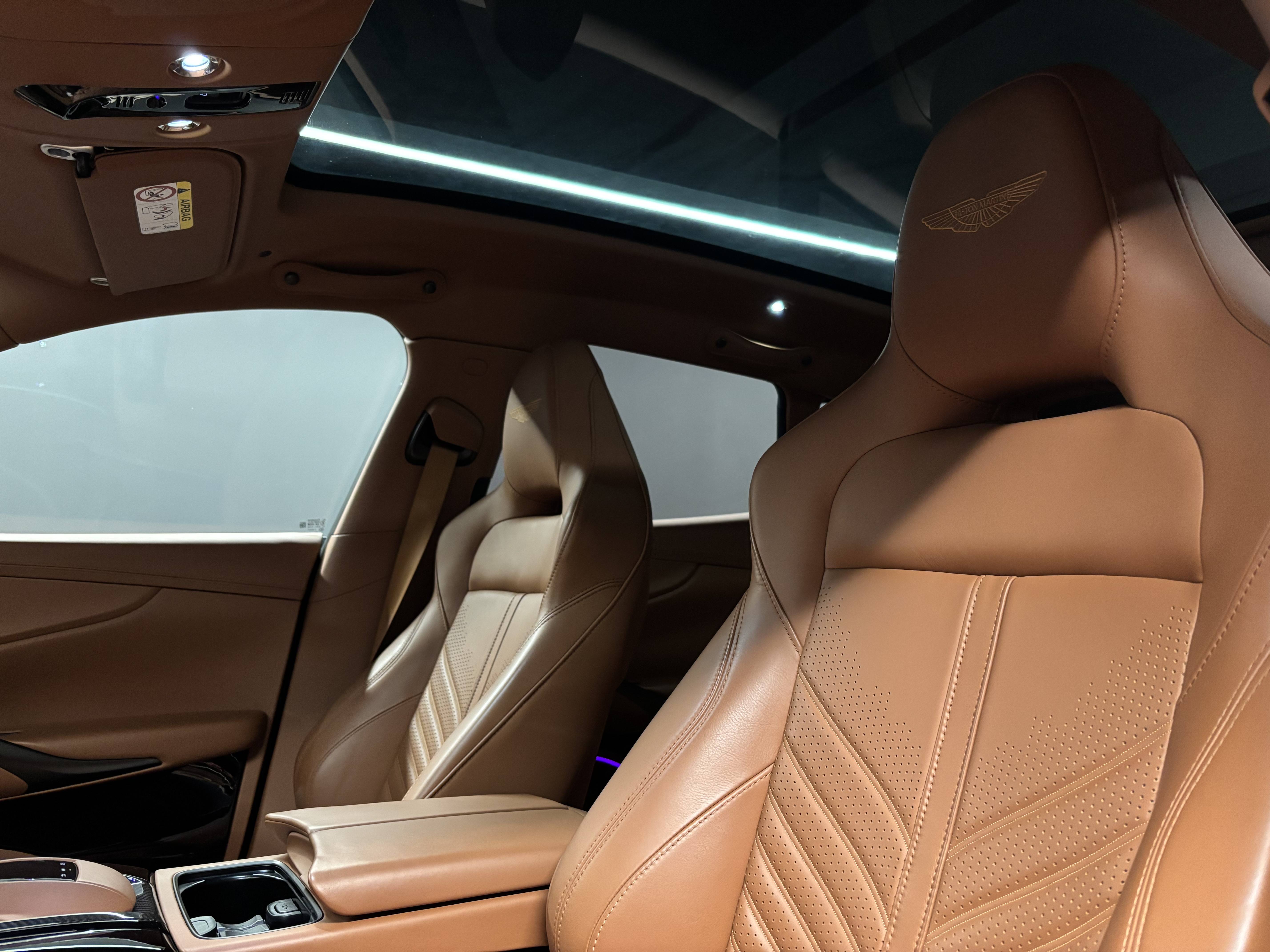 DBX707 DBX707 4.0 Biturbo V8 &mdash; 6