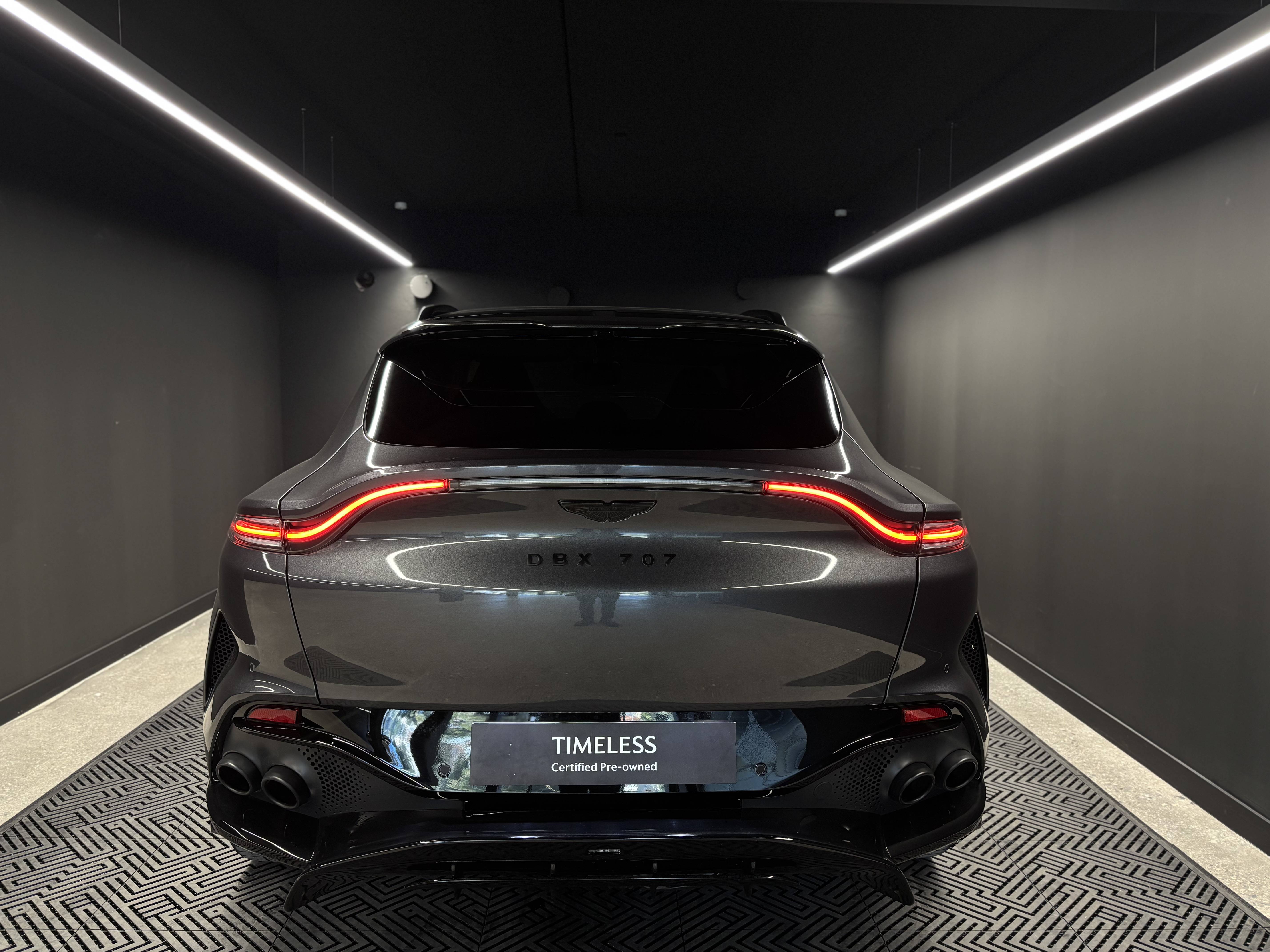 DBX707 DBX707 4.0 Biturbo V8 &mdash; 11