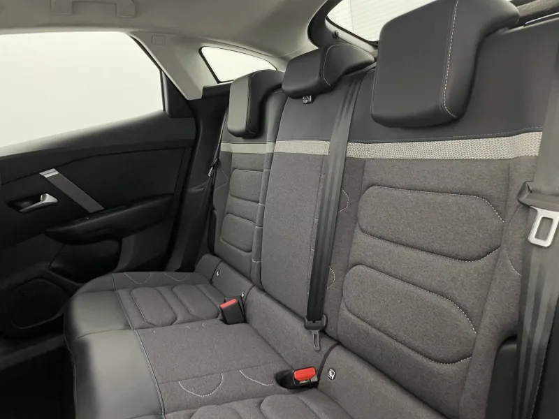 Image secondaire du véhicule 42