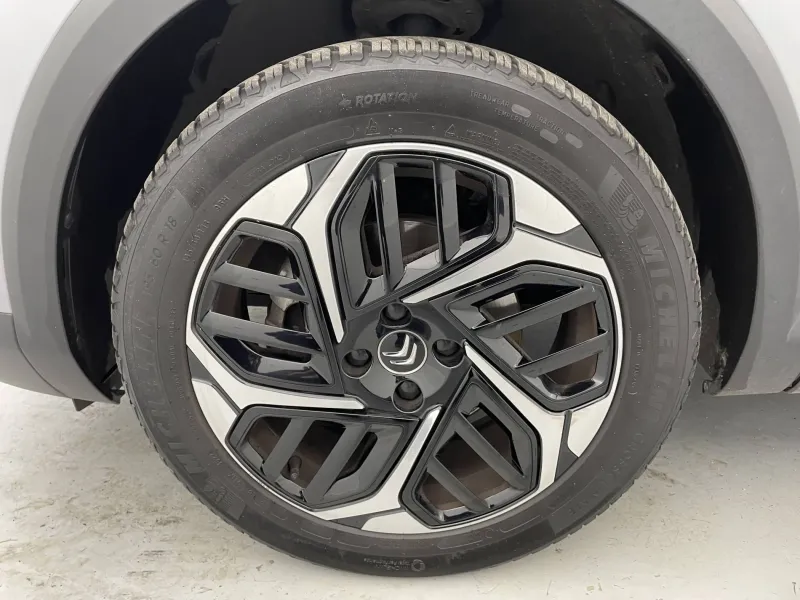 Image secondaire du véhicule 44