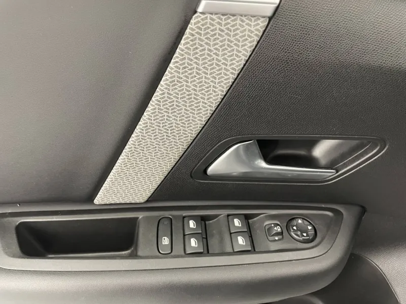 Image secondaire du véhicule 60