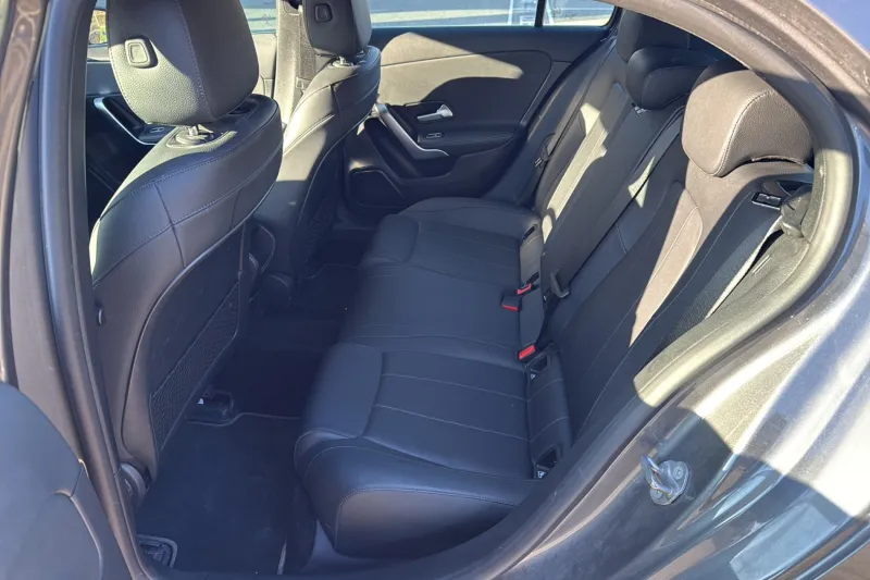 Image secondaire du véhicule 12