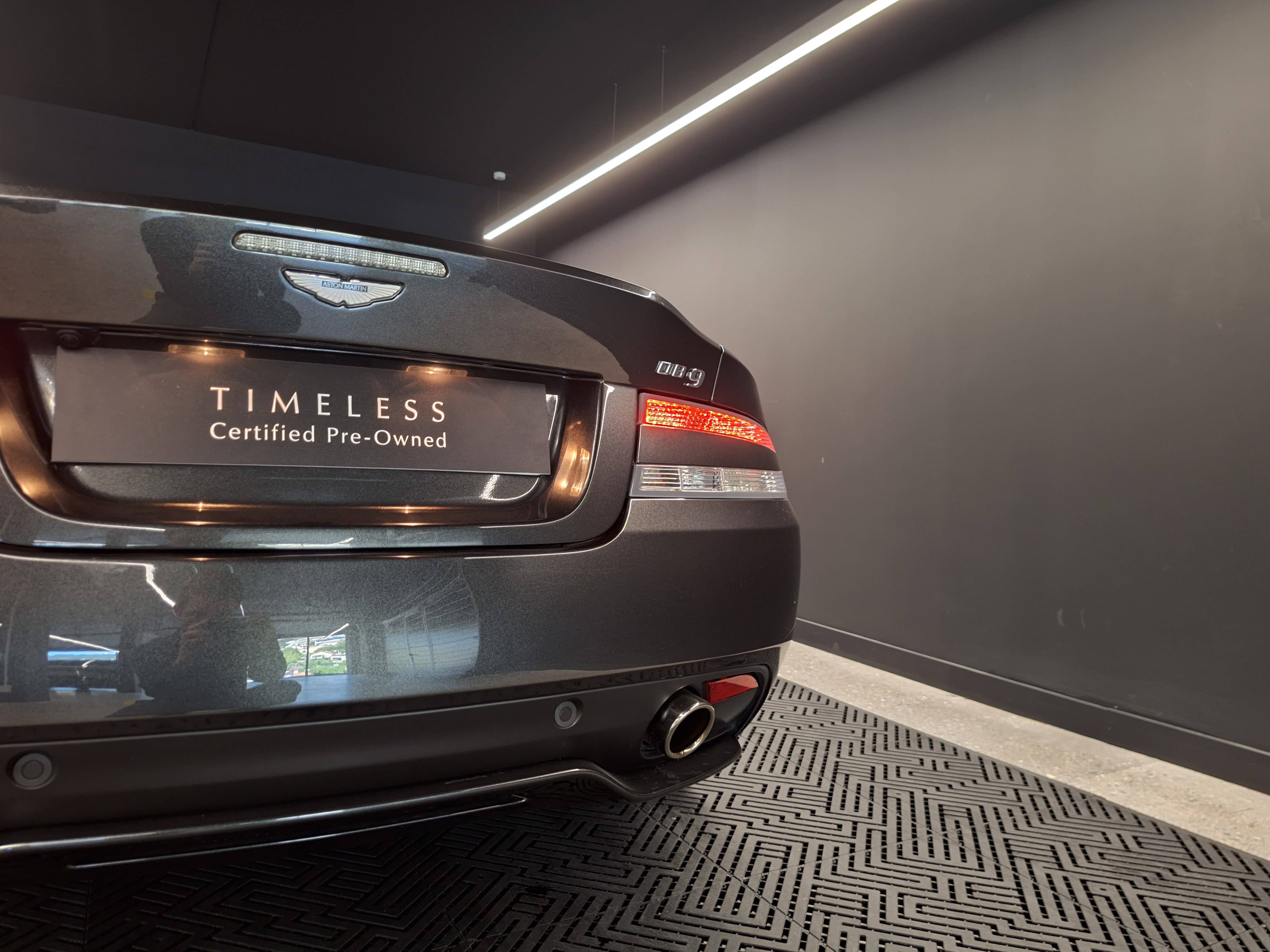 DB9 DB9 &mdash; 4