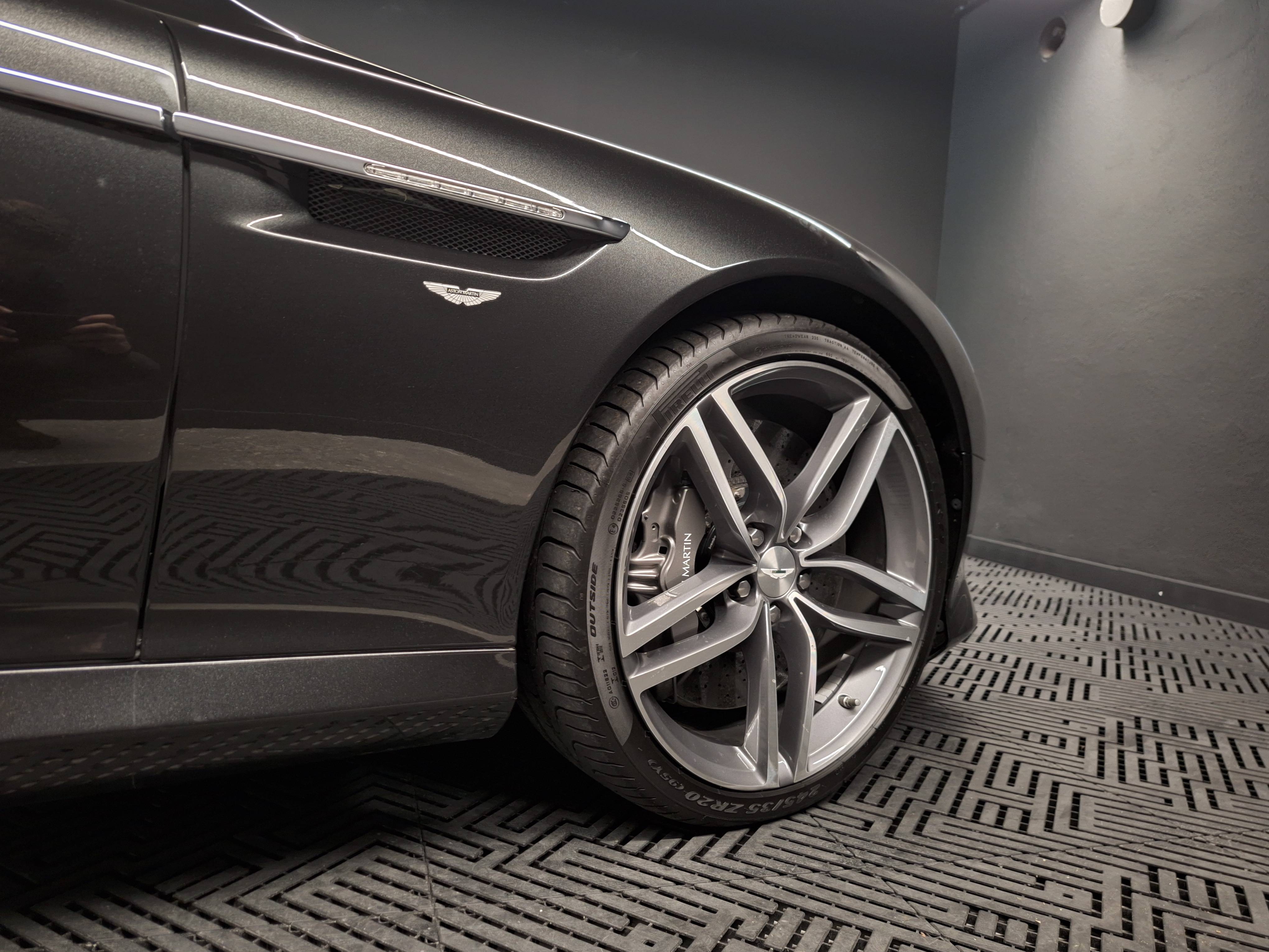 DB9 DB9 &mdash; 8