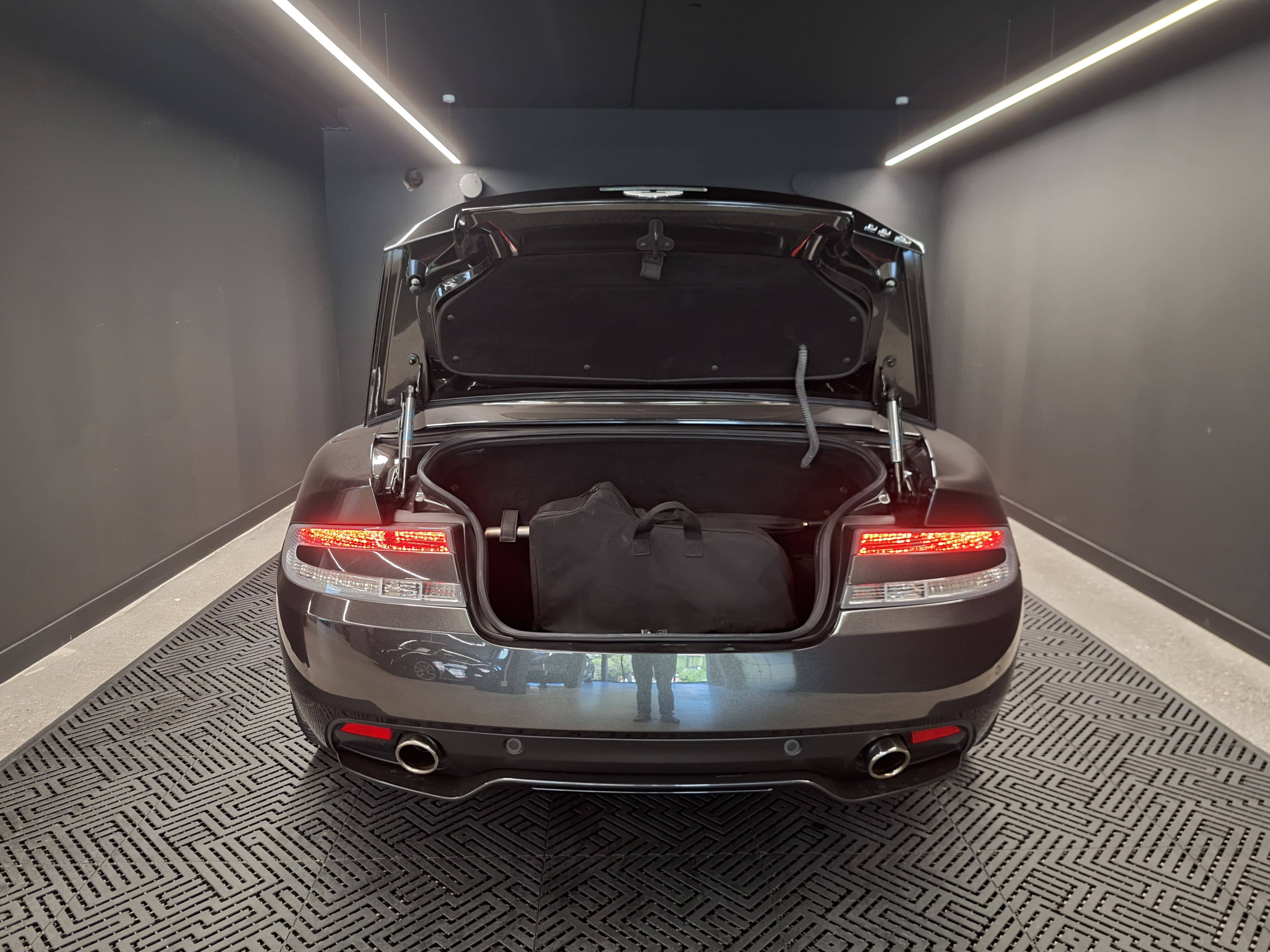 DB9 DB9 &mdash; 19