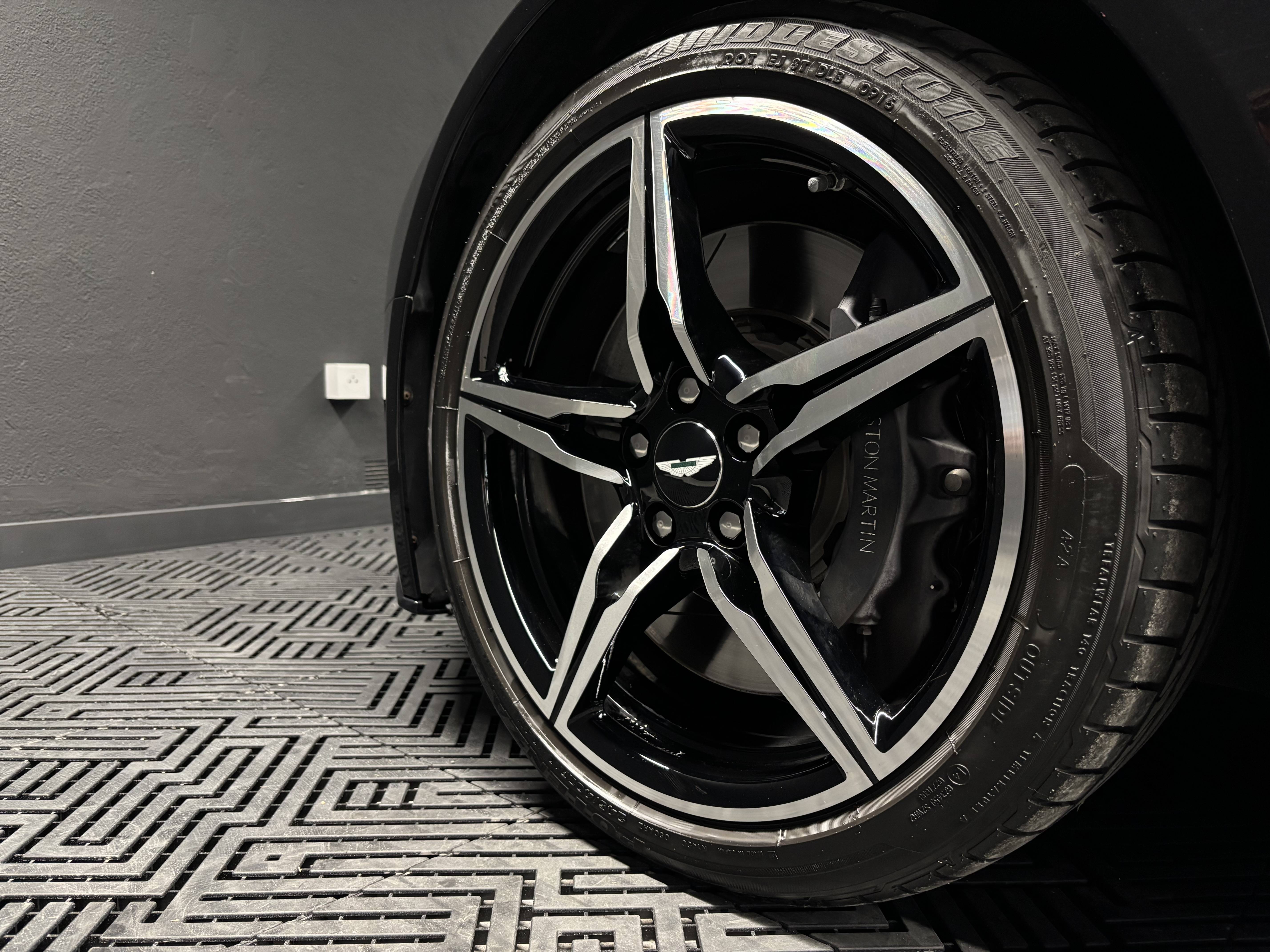 VANTAGE Vantage S V8 &mdash; 5