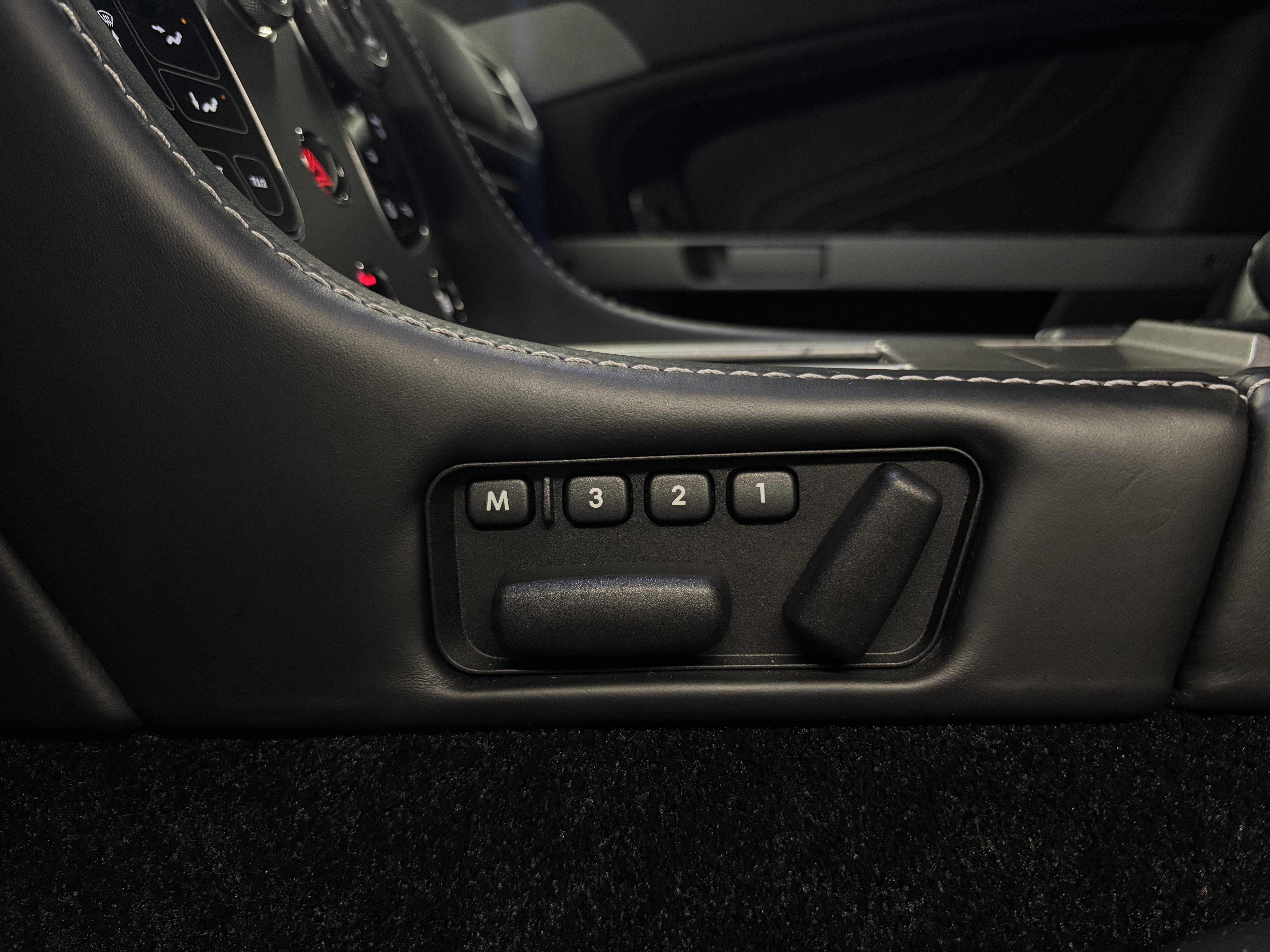 VANTAGE Vantage S V8 &mdash; 12