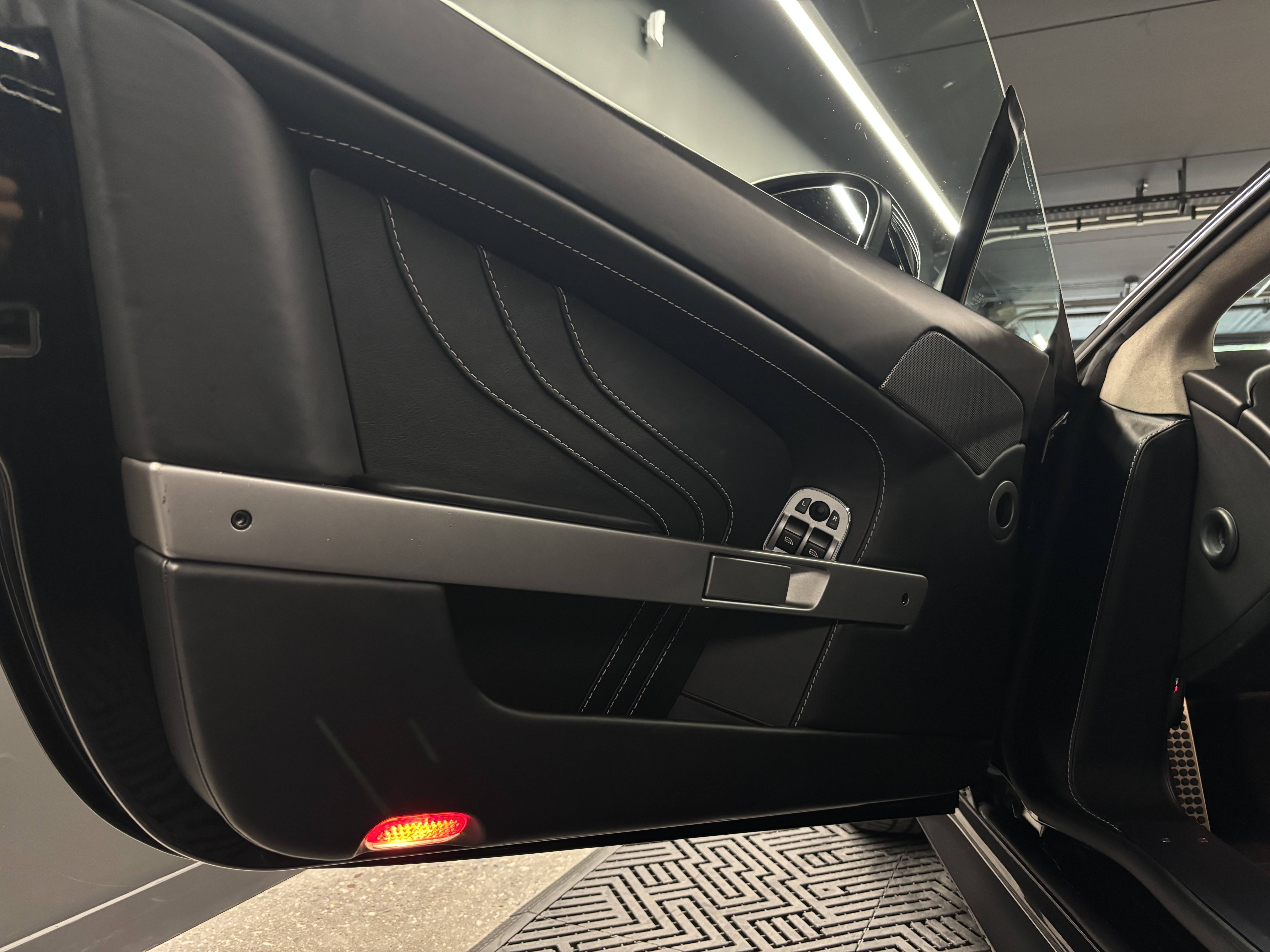 VANTAGE Vantage S V8 &mdash; 14