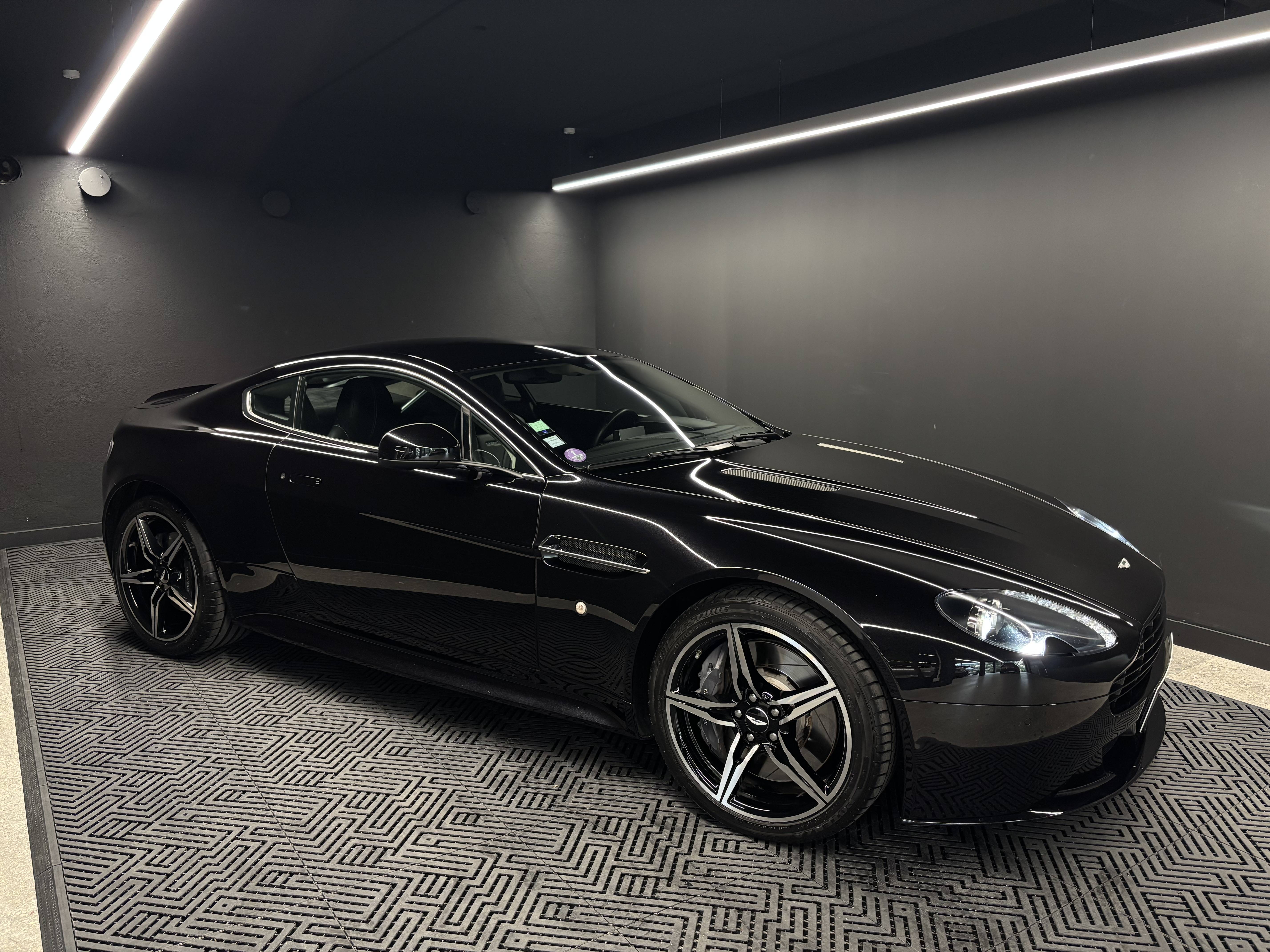 VANTAGE Vantage S V8 &mdash; 15