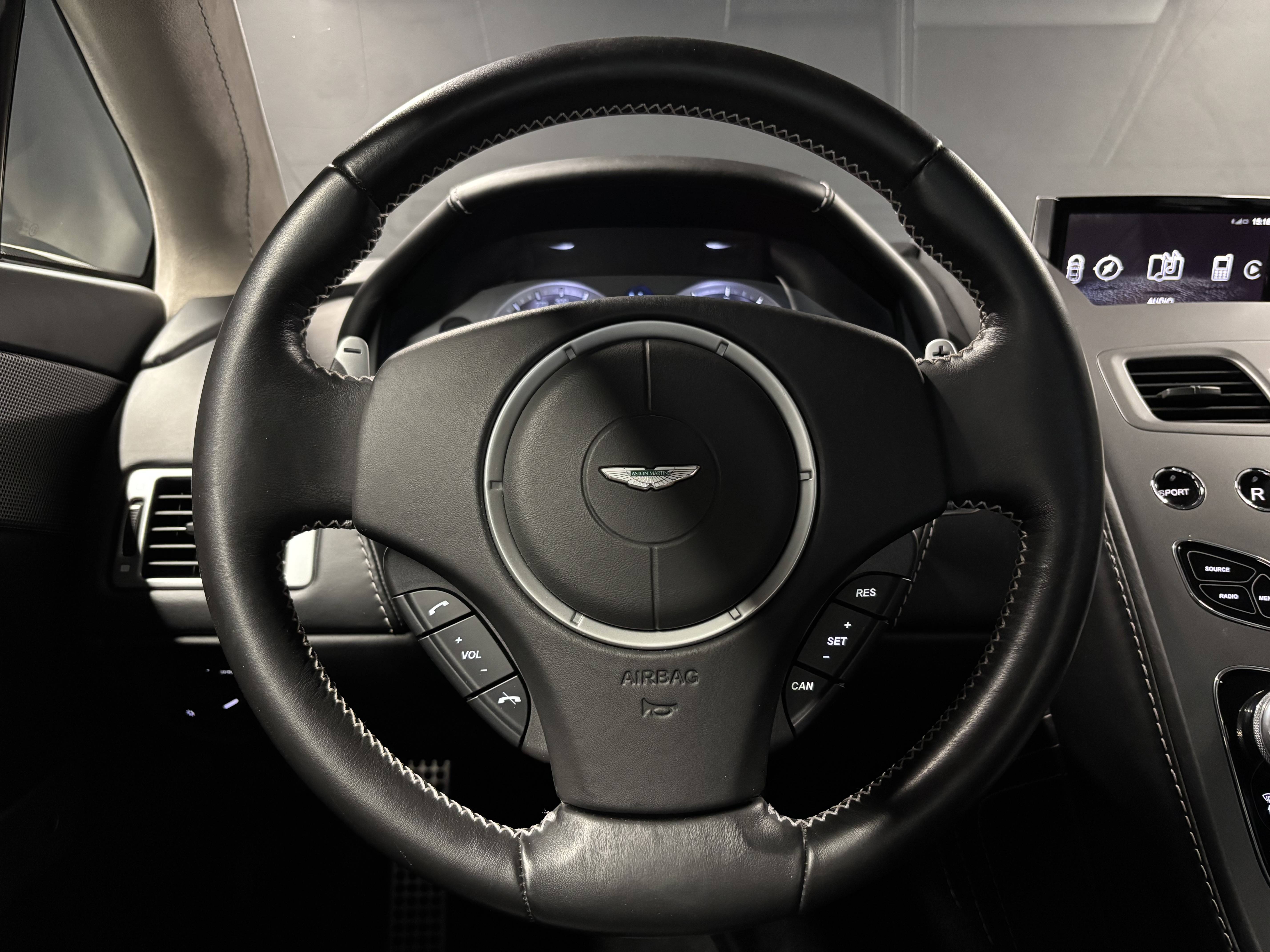 VANTAGE Vantage S V8 &mdash; 16