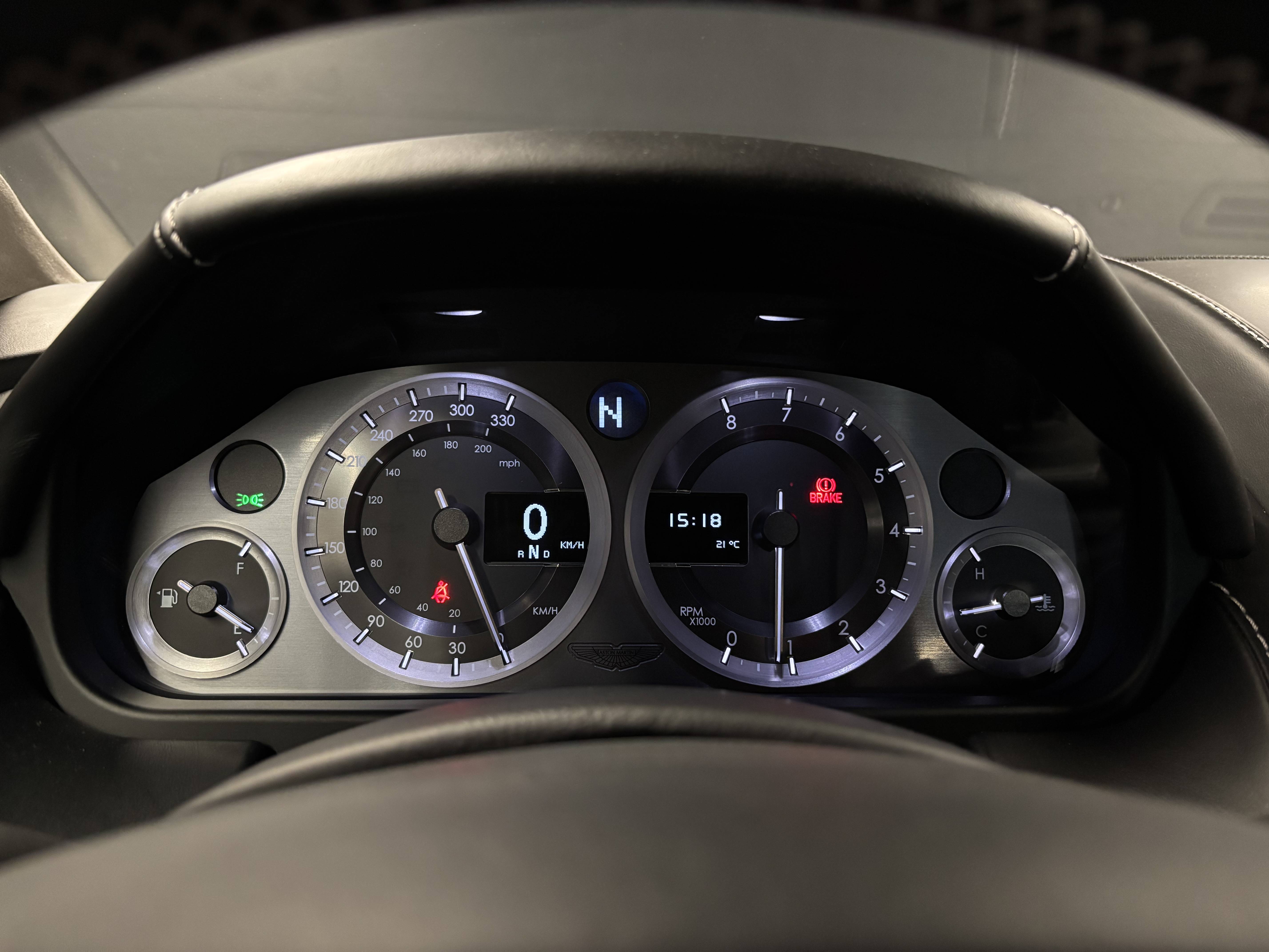 VANTAGE Vantage S V8 &mdash; 17