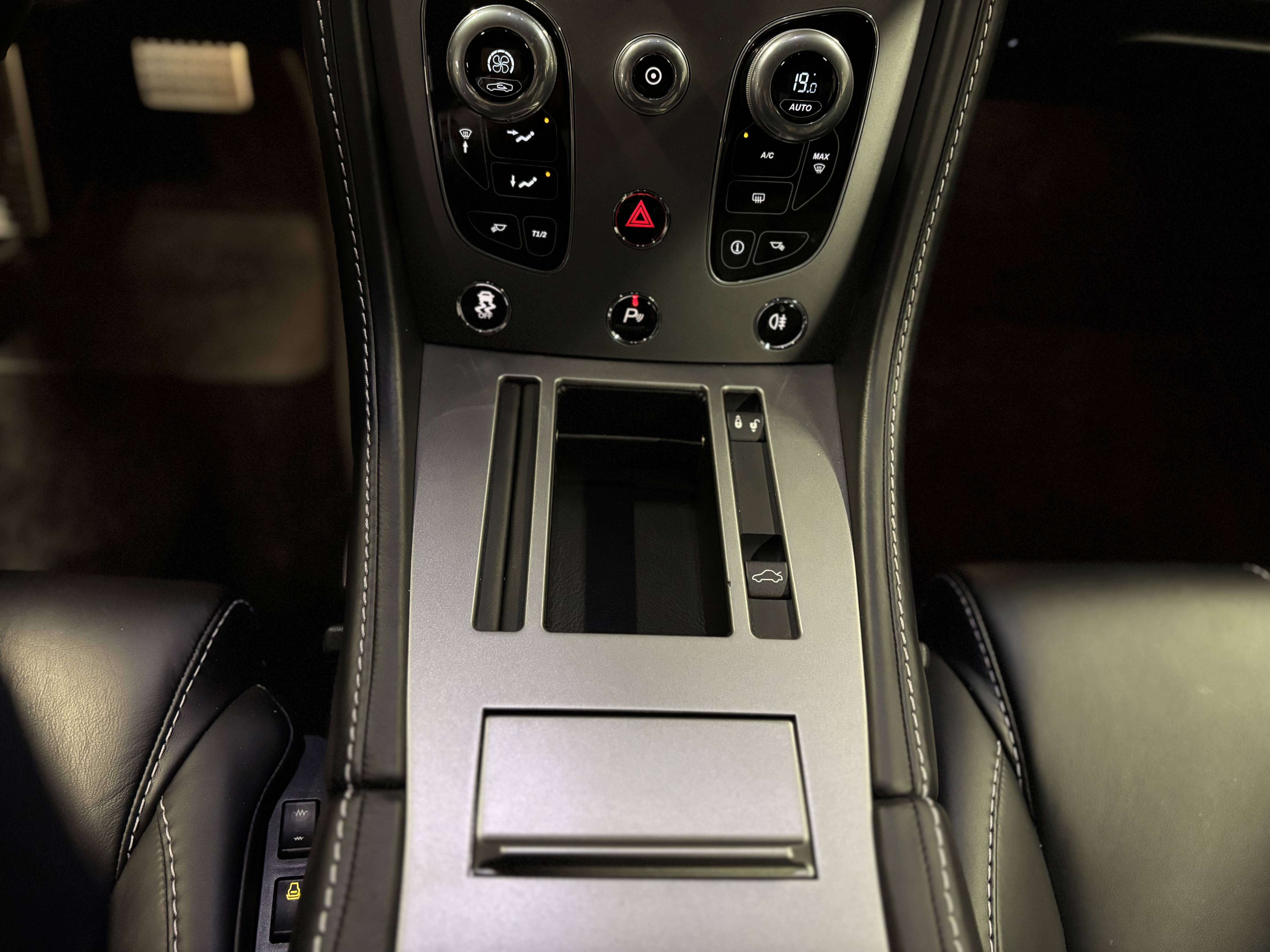 VANTAGE Vantage S V8 &mdash; 19