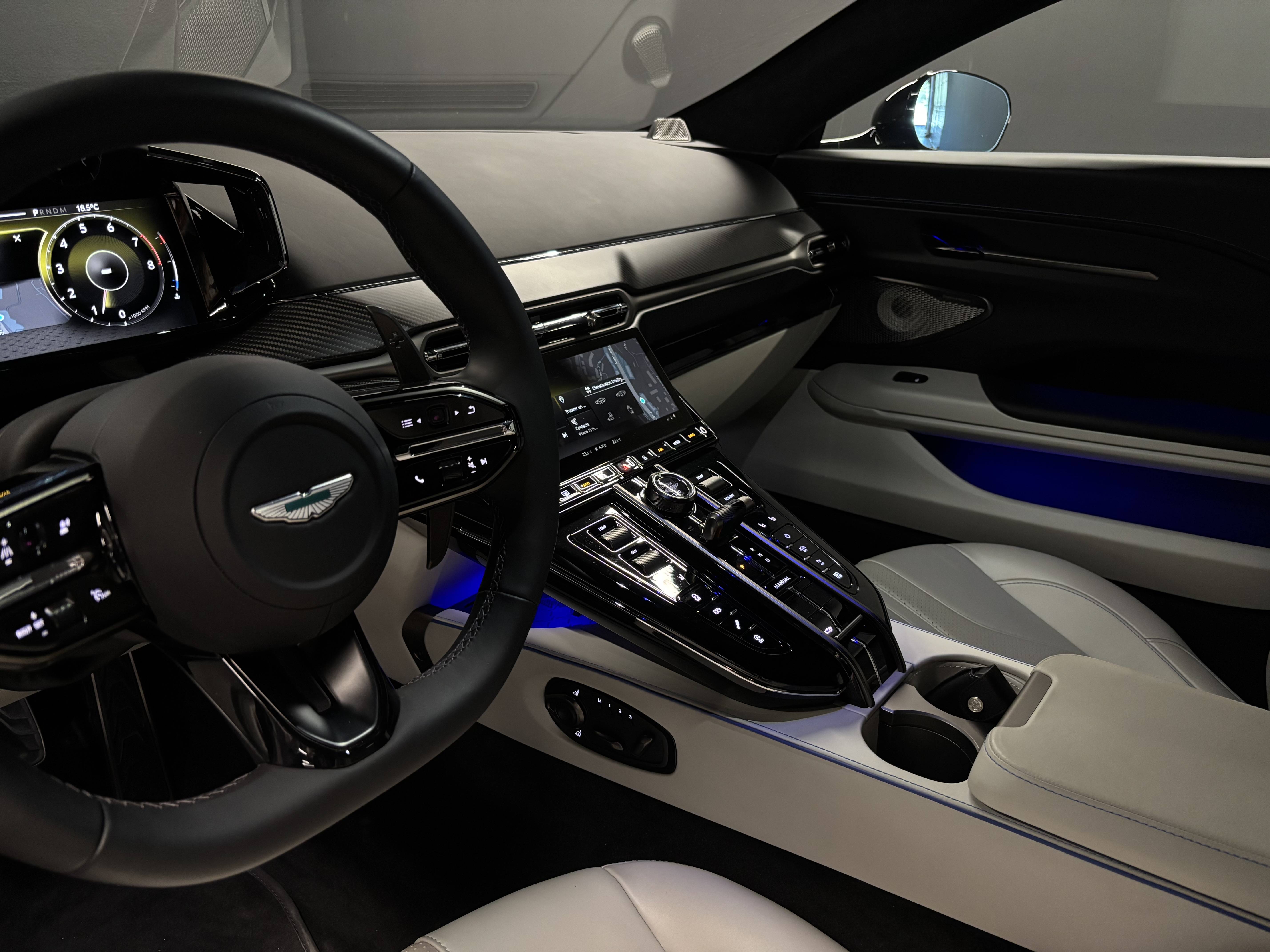 VANTAGE ROADSTER Vantage Roadster 4.0 Biturbo V8 665 ch BVA8 &mdash; 6