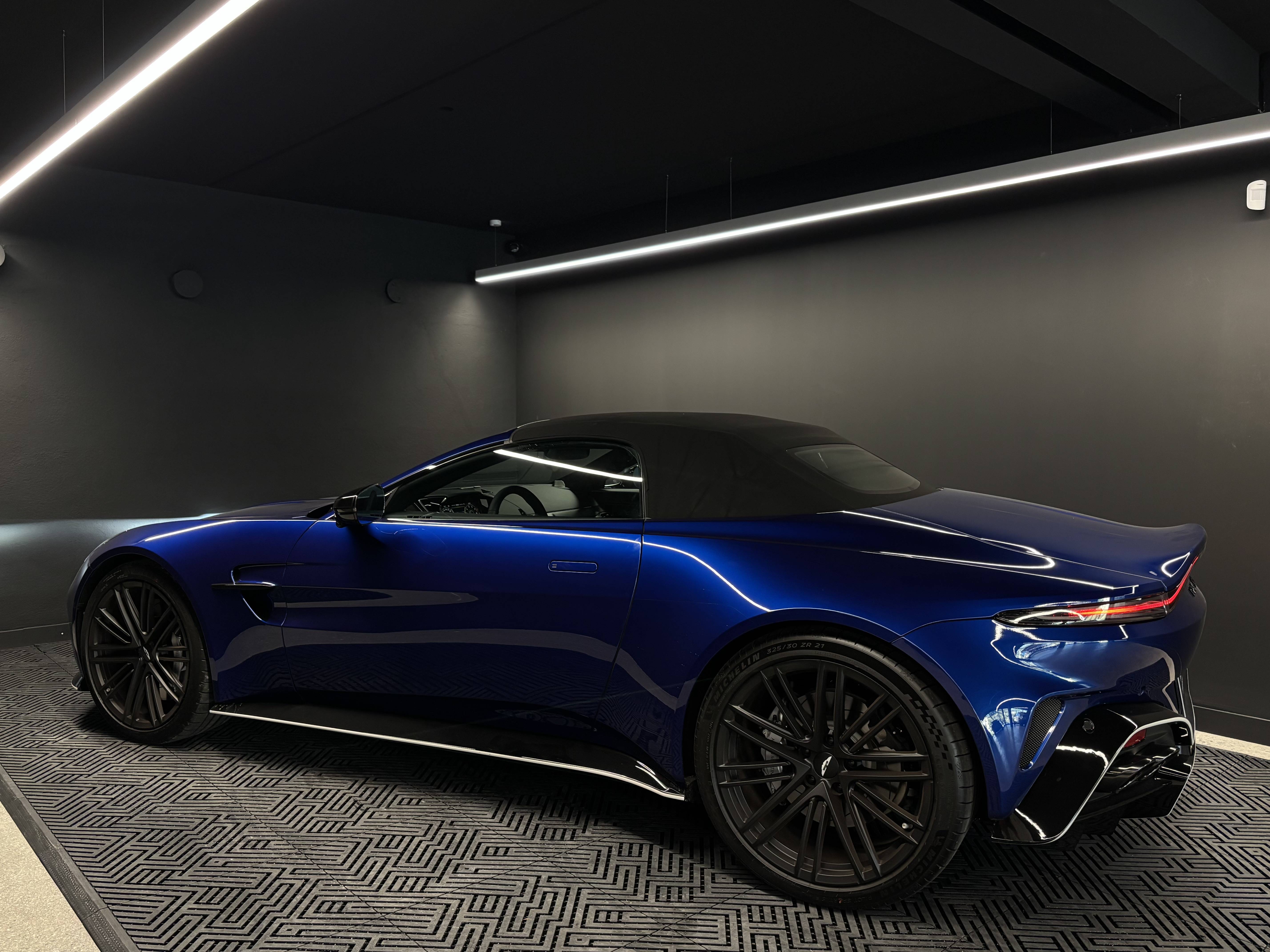 VANTAGE ROADSTER Vantage Roadster 4.0 Biturbo V8 665 ch BVA8 &mdash; 12