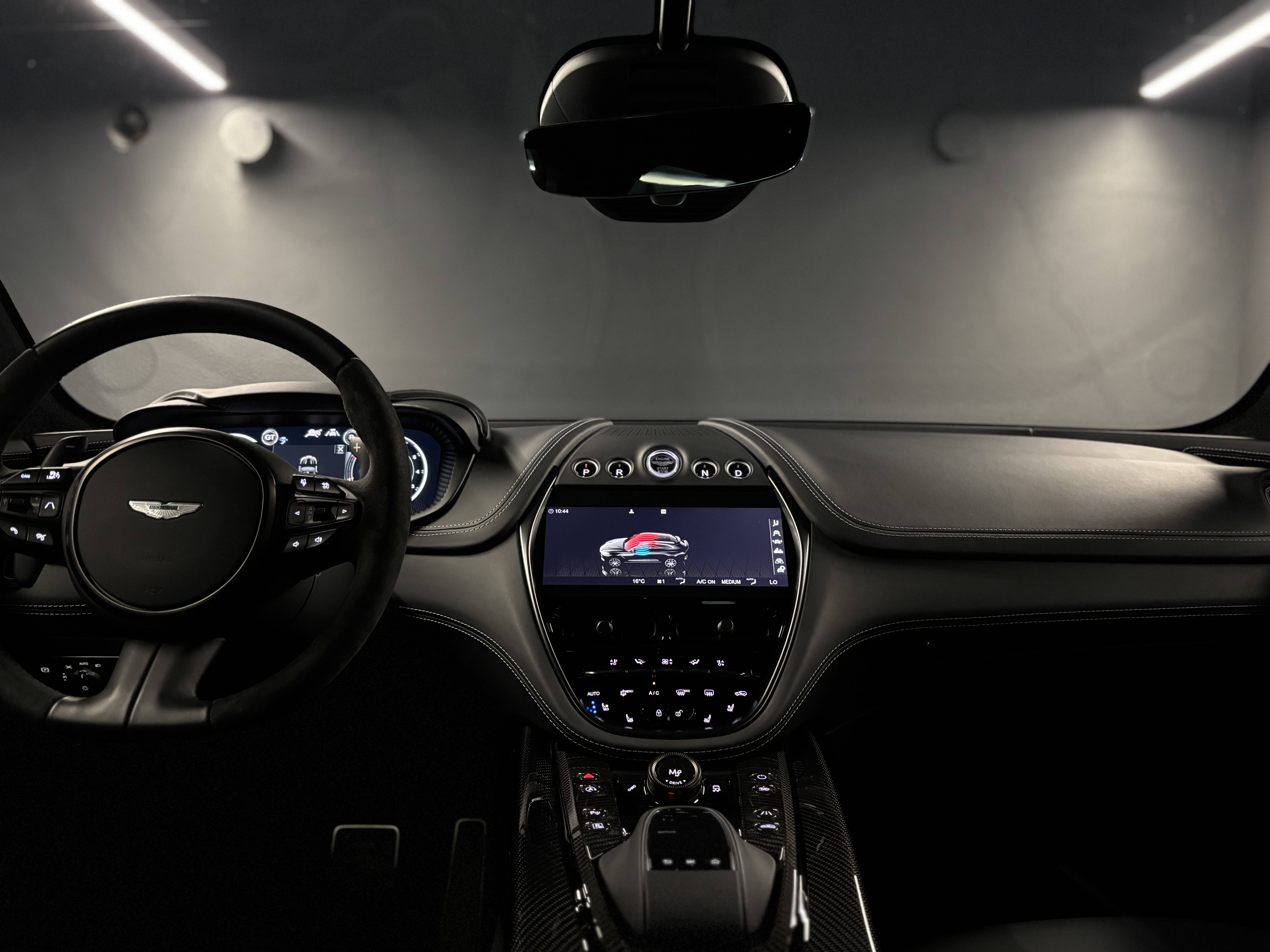 DBX707 DBX707 4.0 Biturbo V8 &mdash; 9