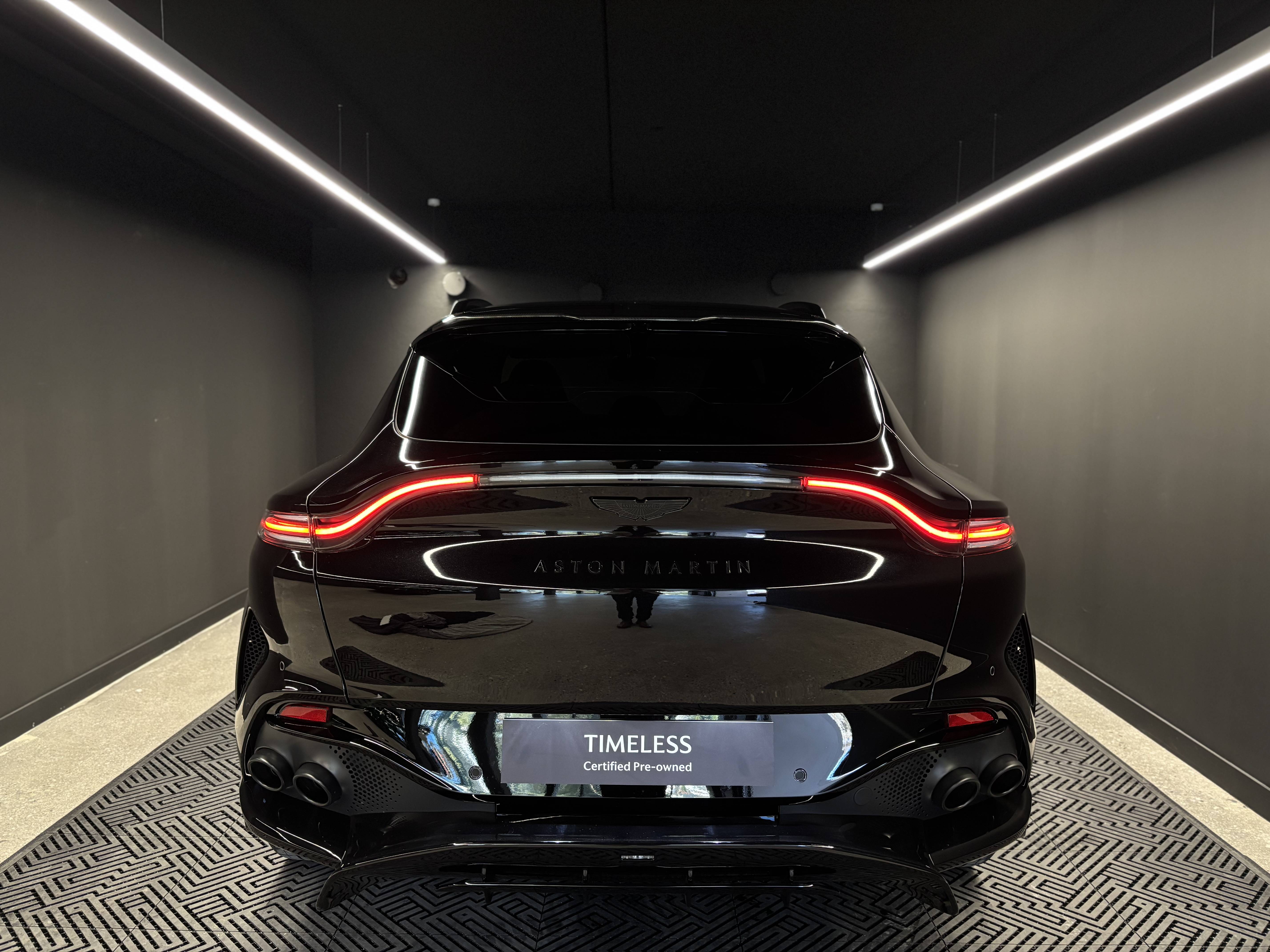 DBX707 DBX707 4.0 Biturbo V8 &mdash; 11