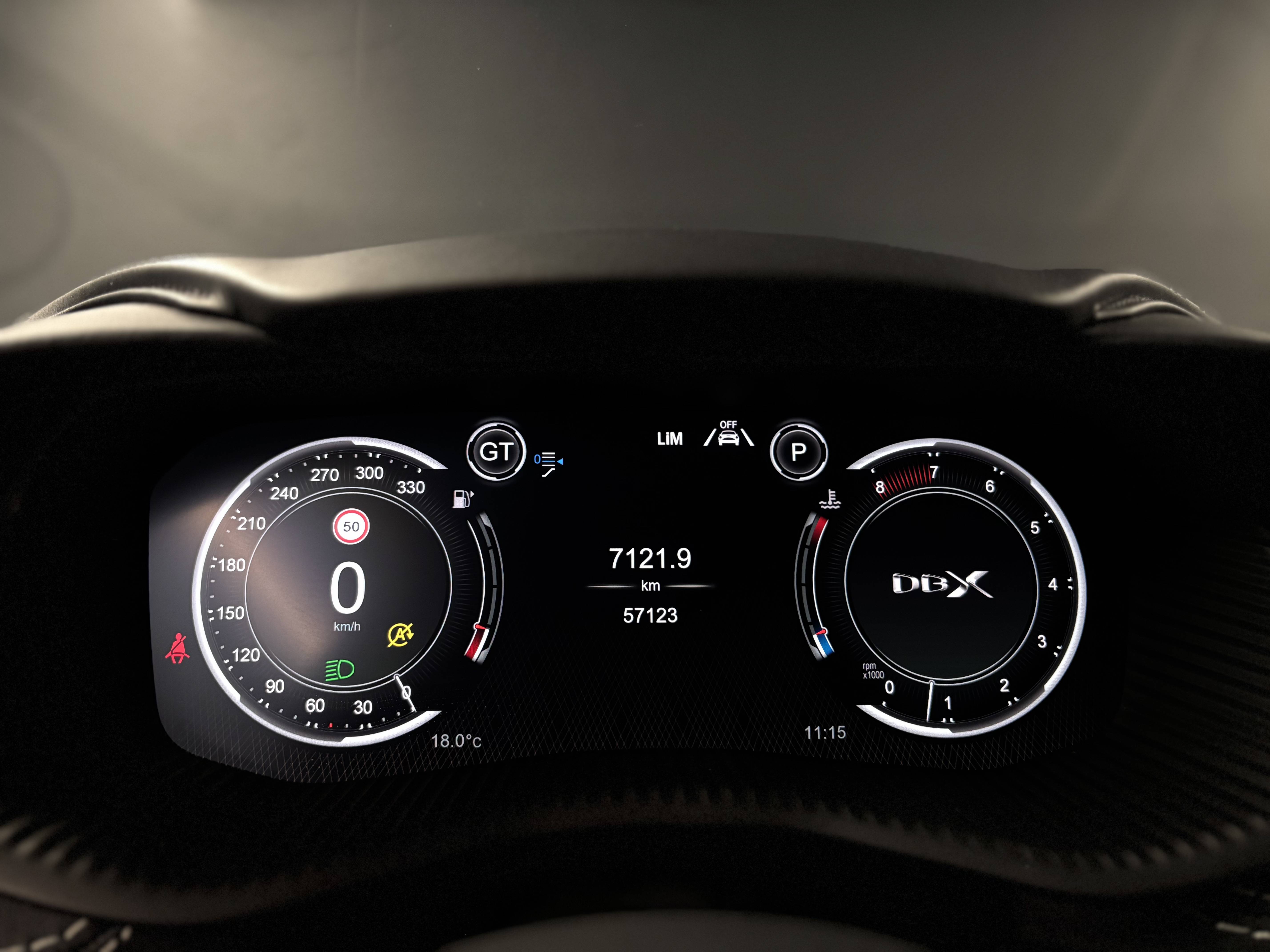 DBX707 DBX707 4.0 Biturbo V8 &mdash; 3