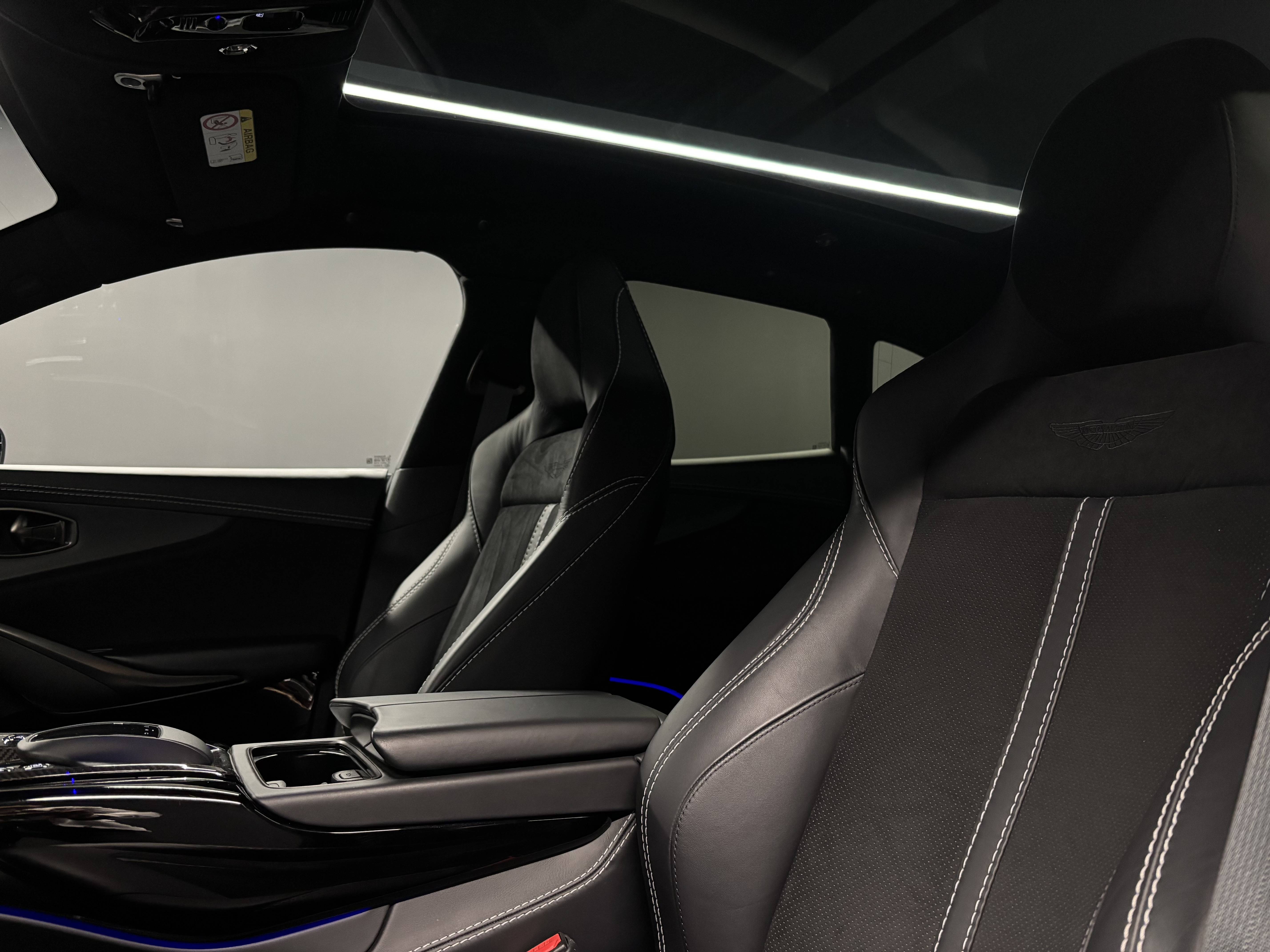 DBX707 DBX707 4.0 Biturbo V8 &mdash; 4