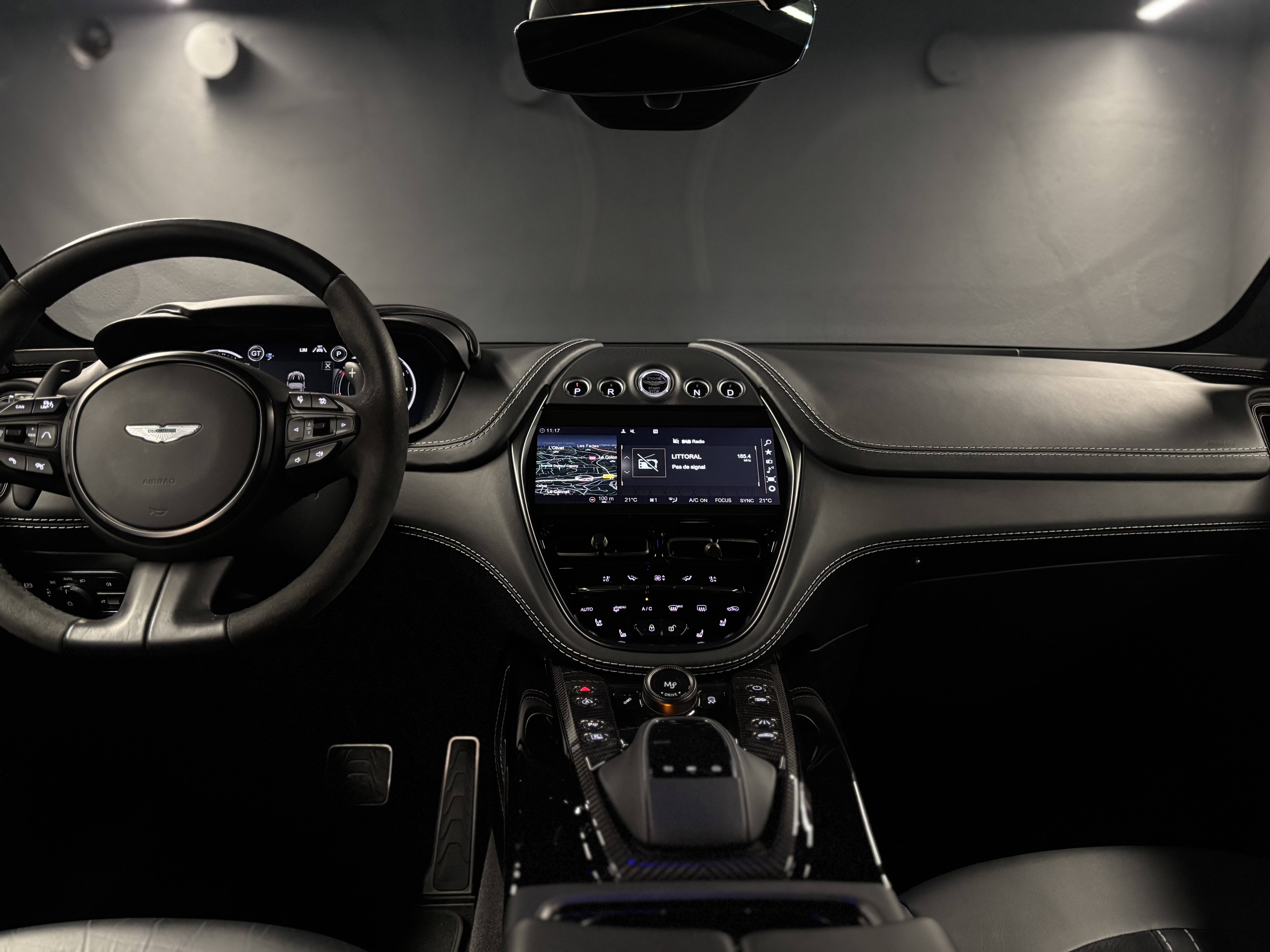 DBX707 DBX707 4.0 Biturbo V8 &mdash; 8