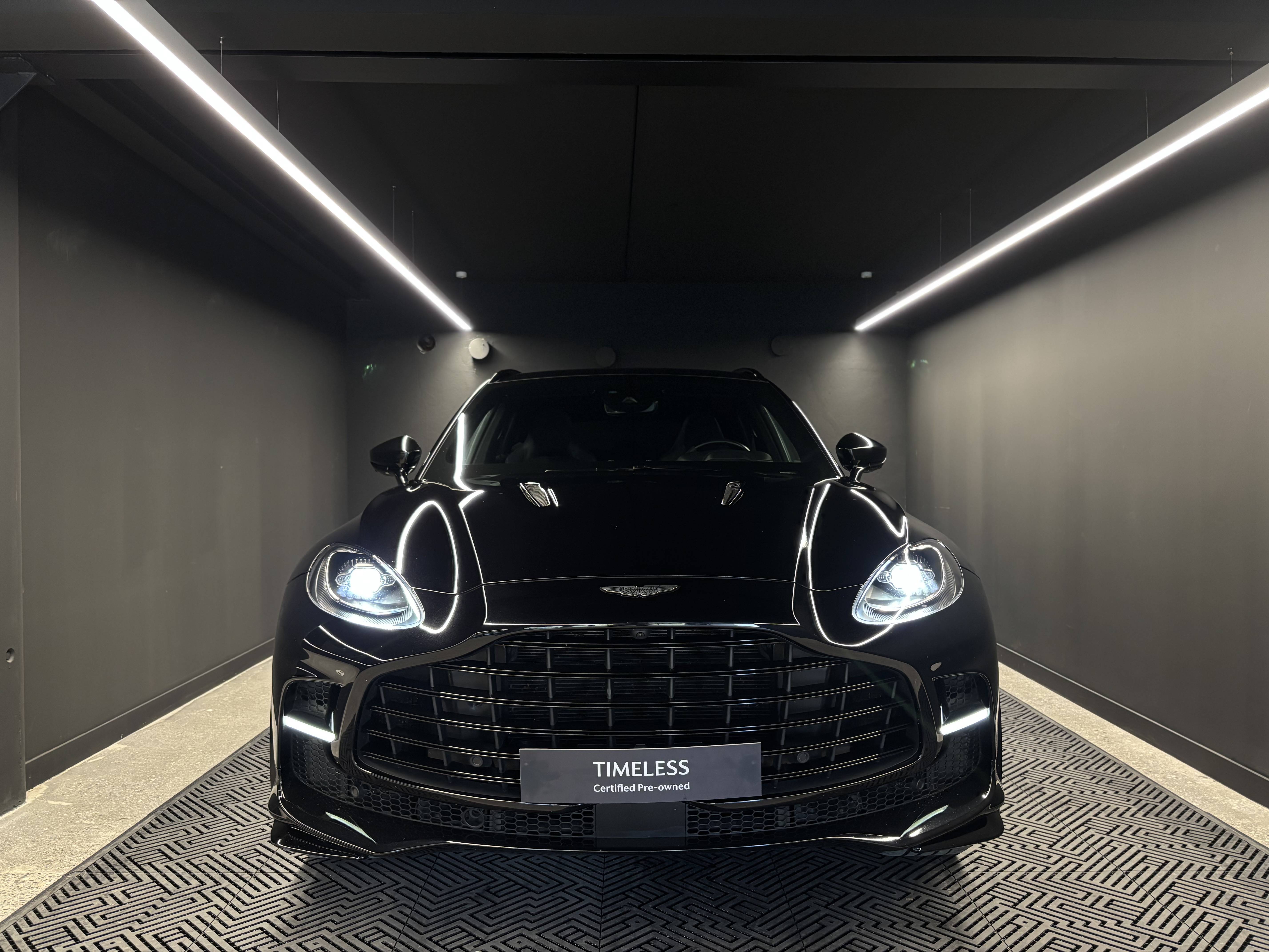 DBX707 DBX707 4.0 Biturbo V8 &mdash; 12