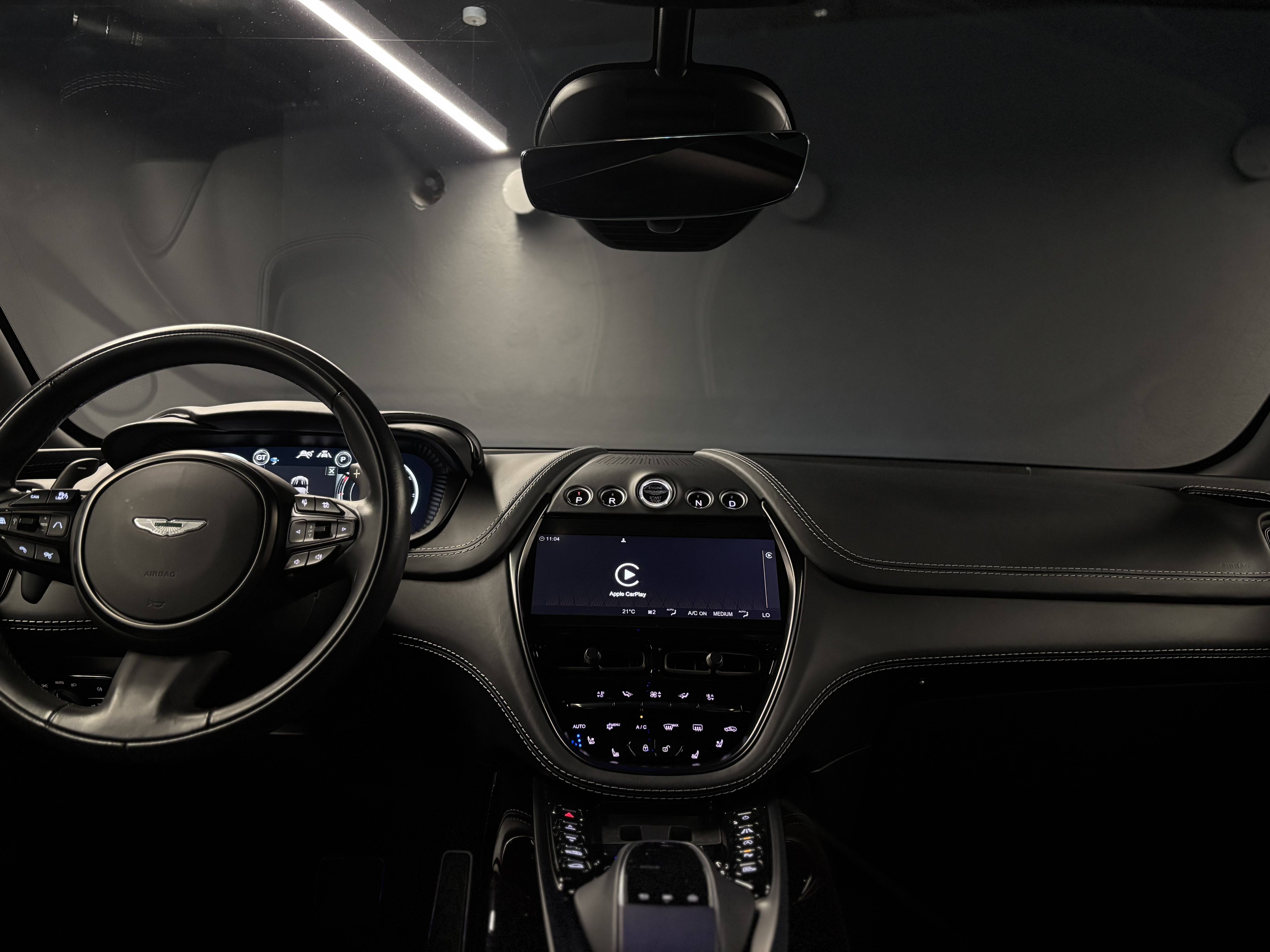DBX DBX 4.0 Biturbo V8 &mdash; 10
