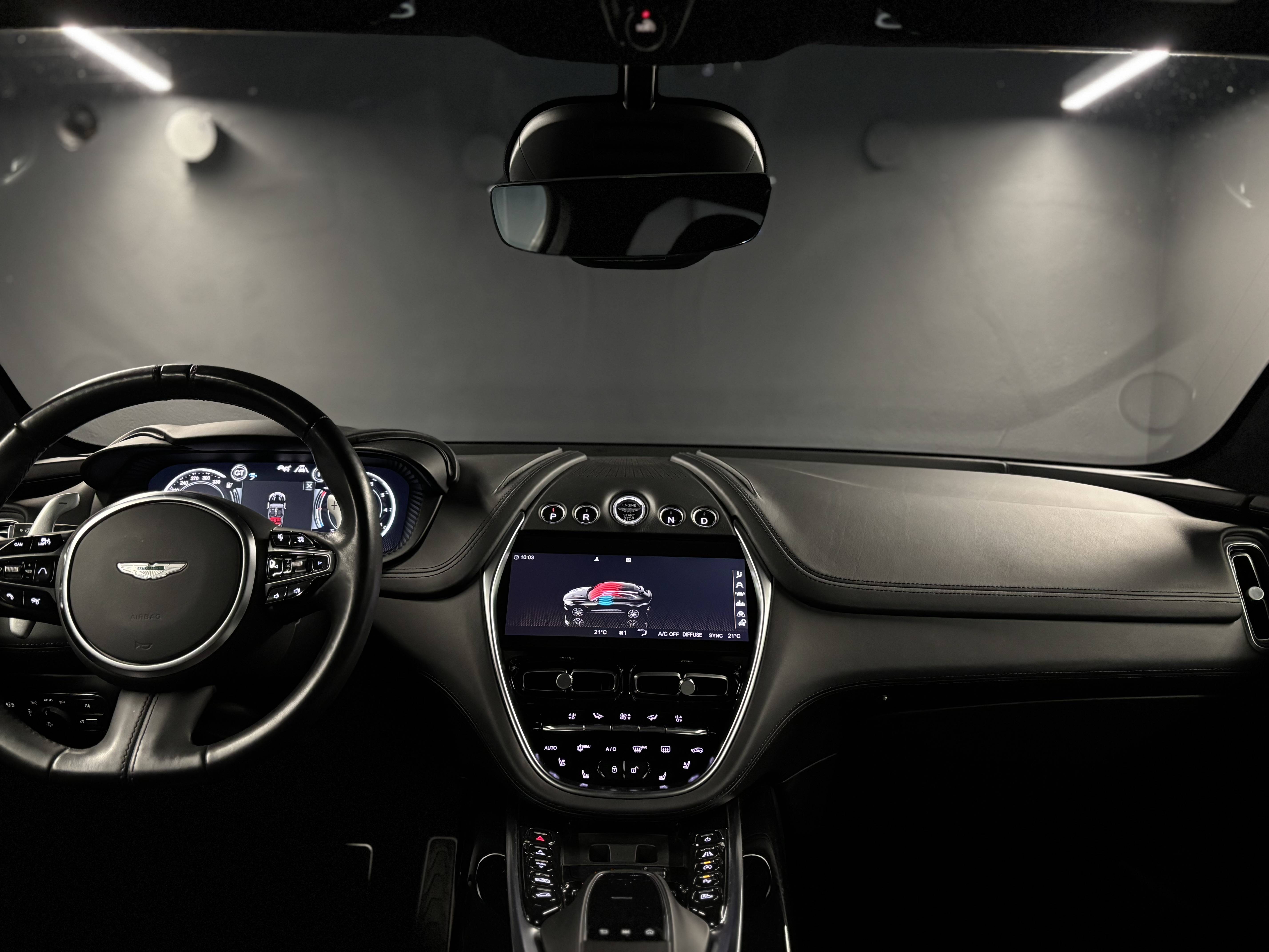 DBX DBX 4.0 Biturbo V8 &mdash; 5