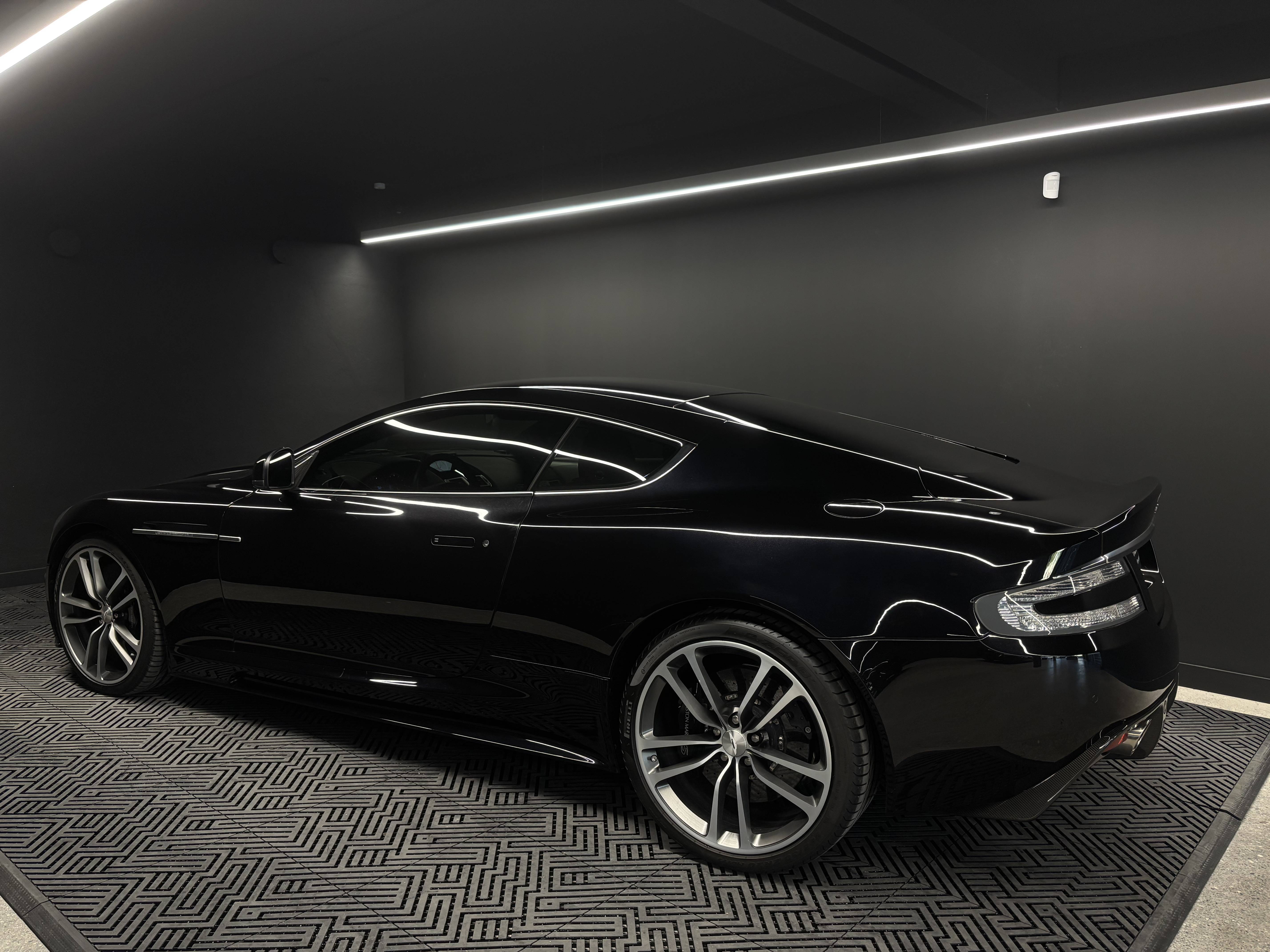 DBS DBS &mdash; 12