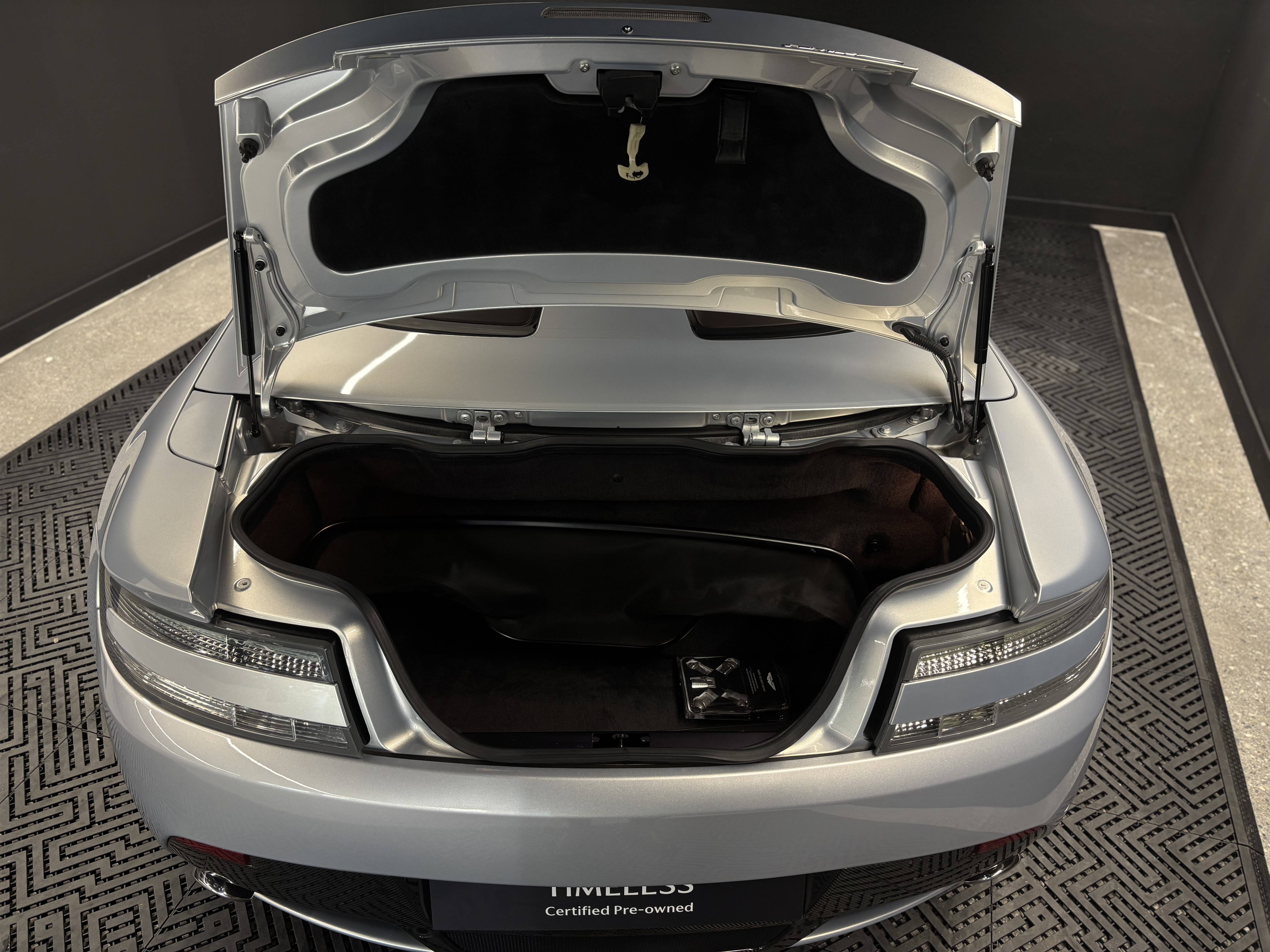 VANTAGE Vantage S Roadster V8 &mdash; 11
