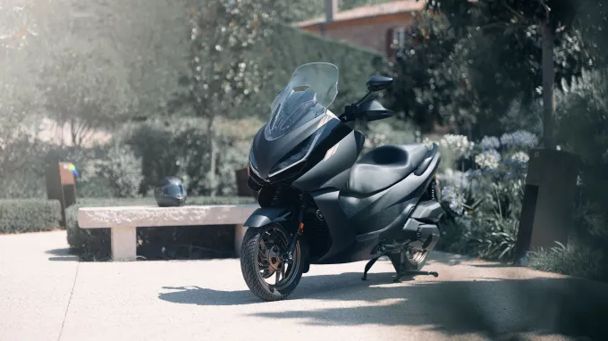 Zontes 125 E : 3/4 avant