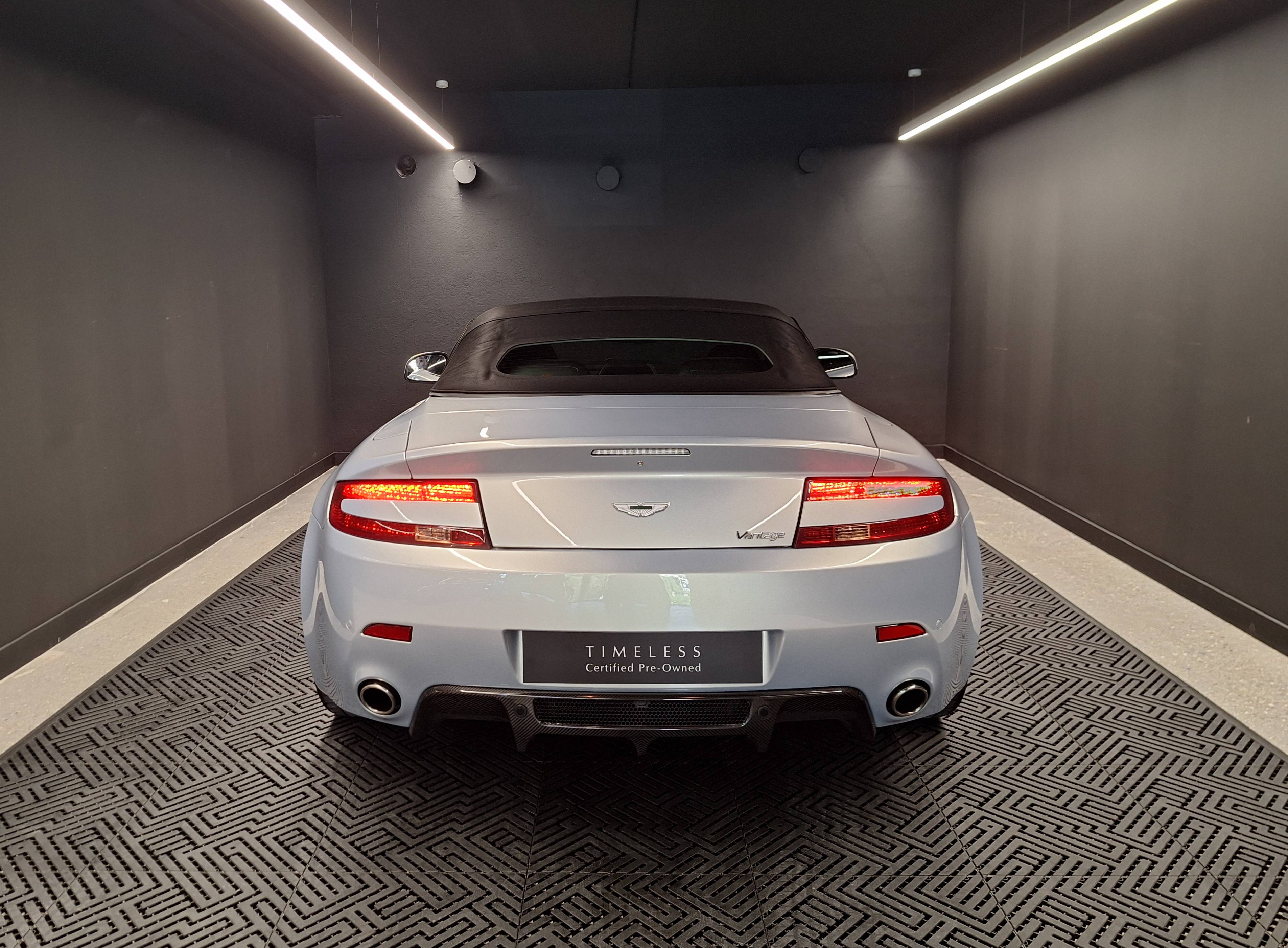 VANTAGE Vantage Roadster V8 &mdash; 3