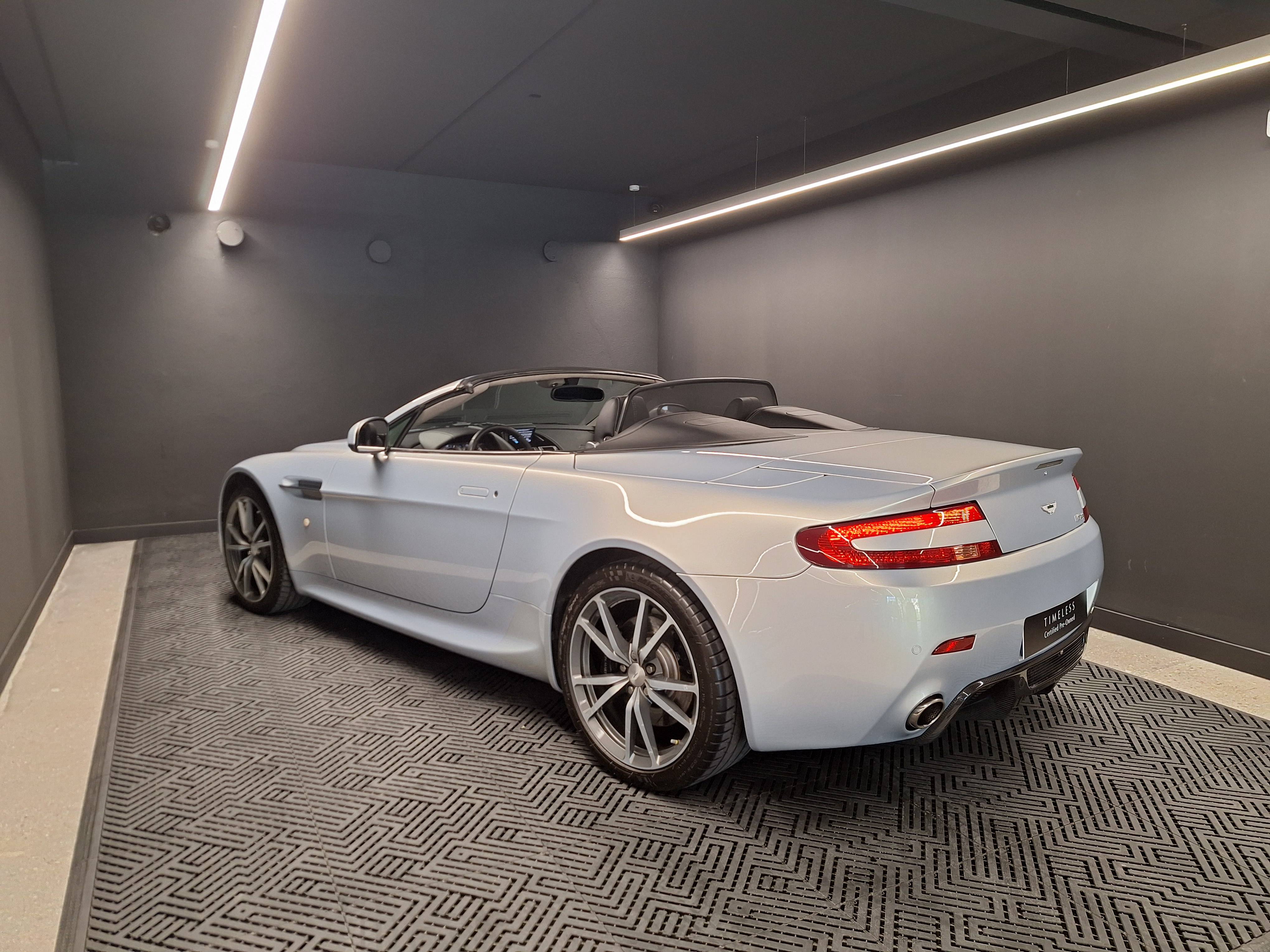 VANTAGE Vantage Roadster V8 &mdash; 6