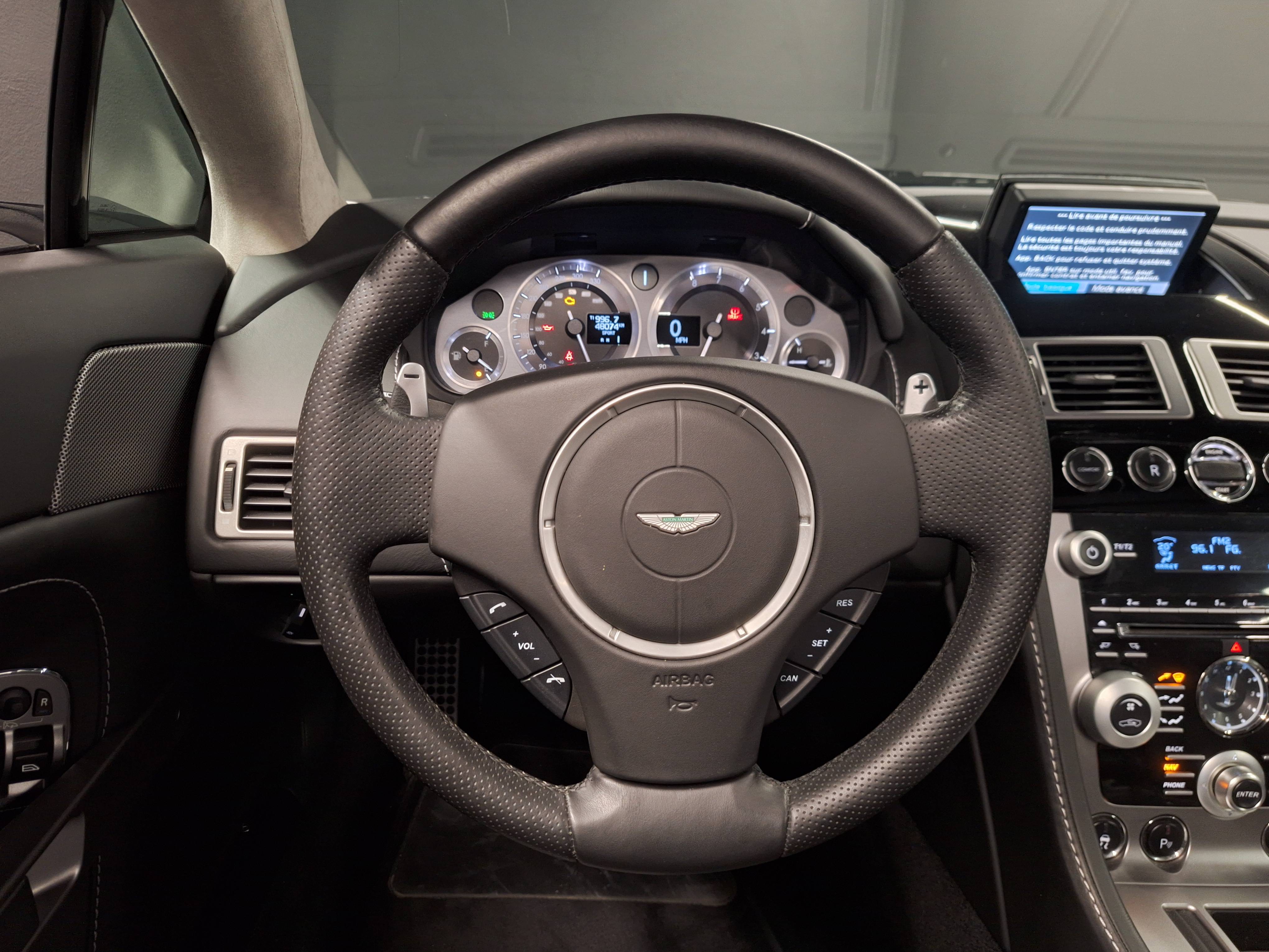 VANTAGE Vantage Roadster V8 &mdash; 9