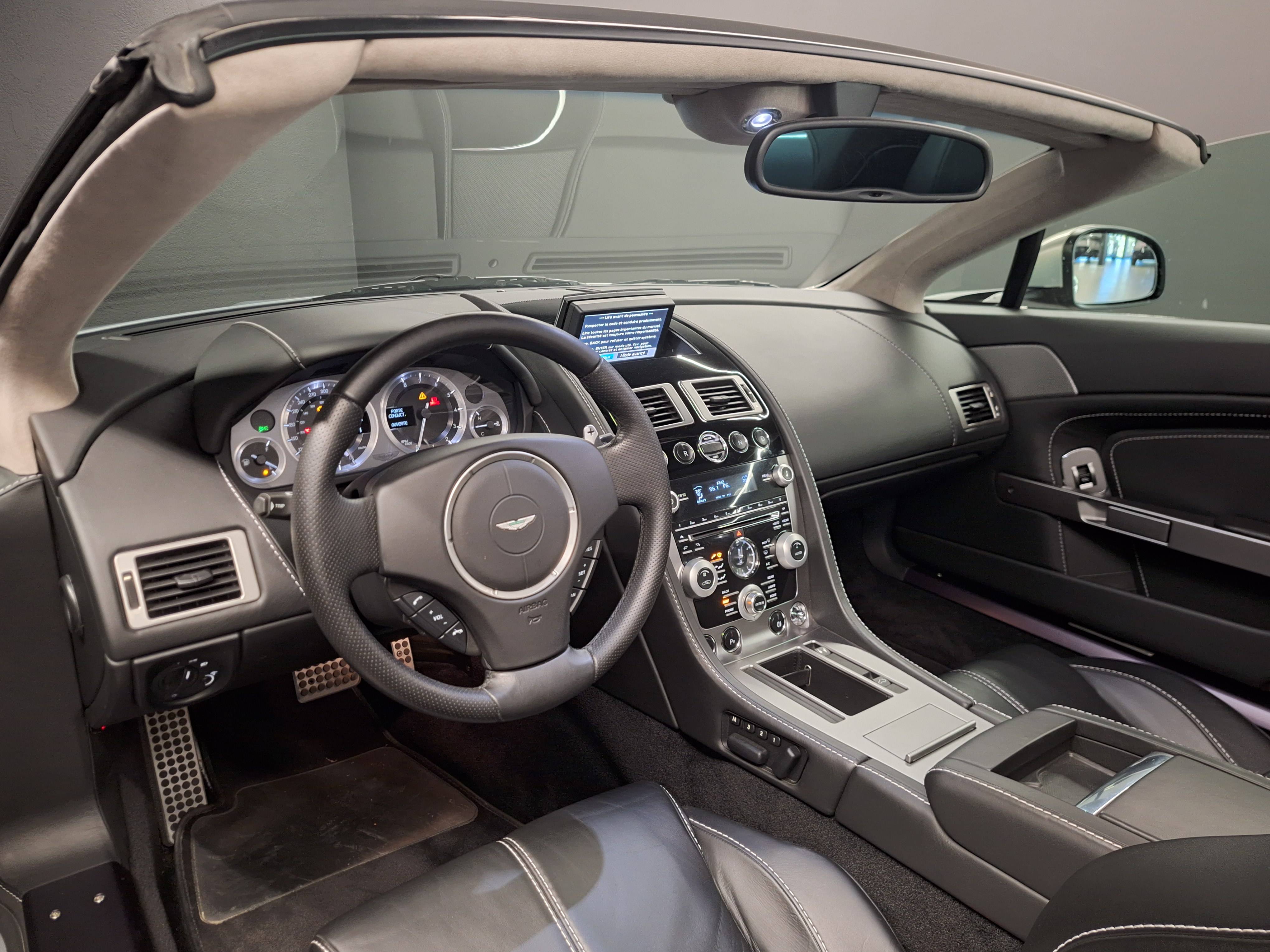 VANTAGE Vantage Roadster V8 &mdash; 10