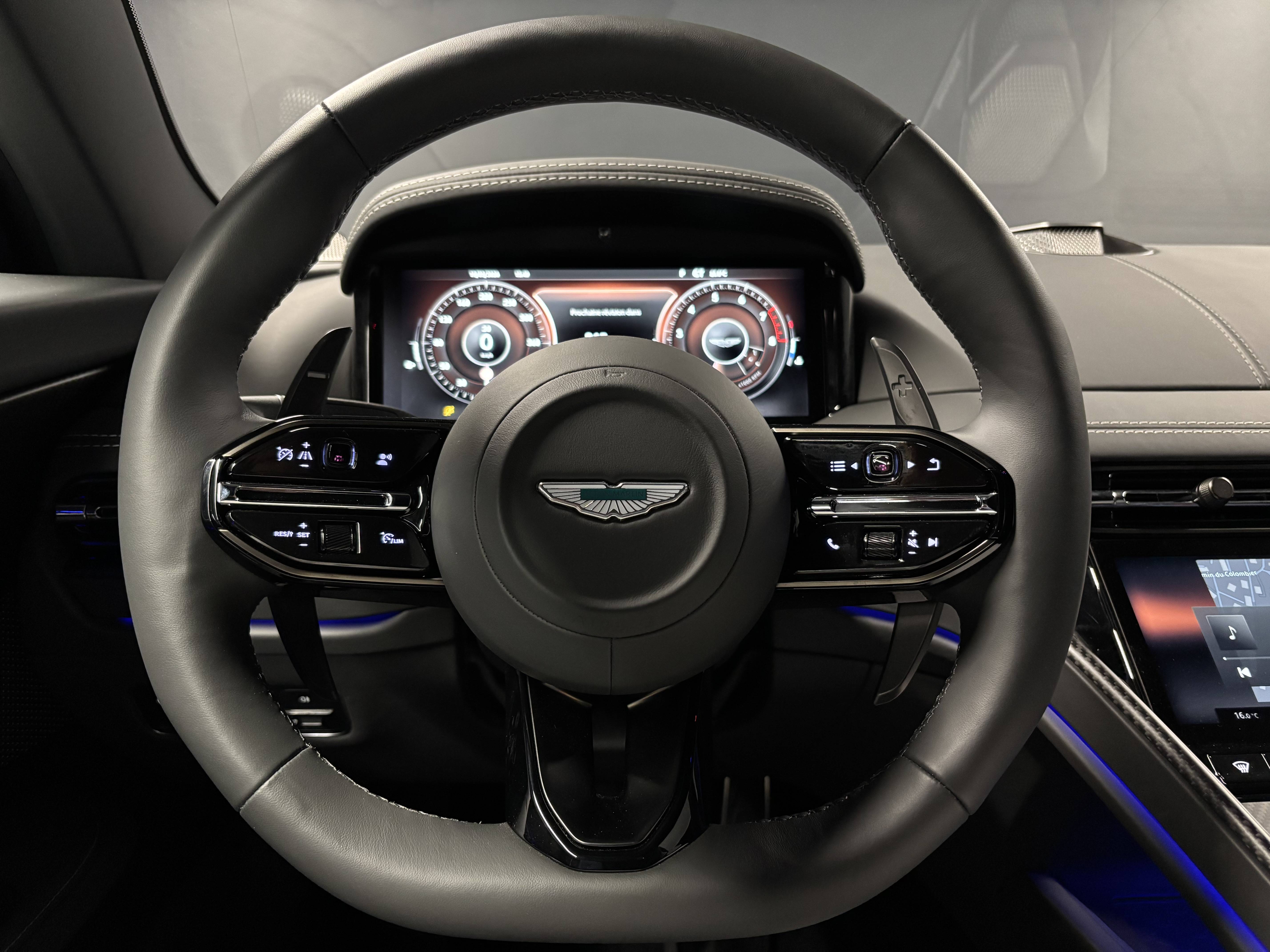 DB11 COUPE DB12 Coup&eacute; 4.0 Biturbo V8 &mdash; 9