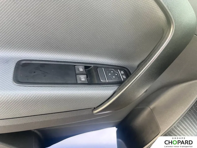 Image secondaire du véhicule 19