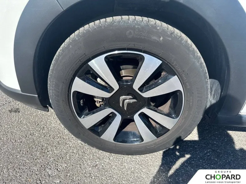 Image secondaire du véhicule 12