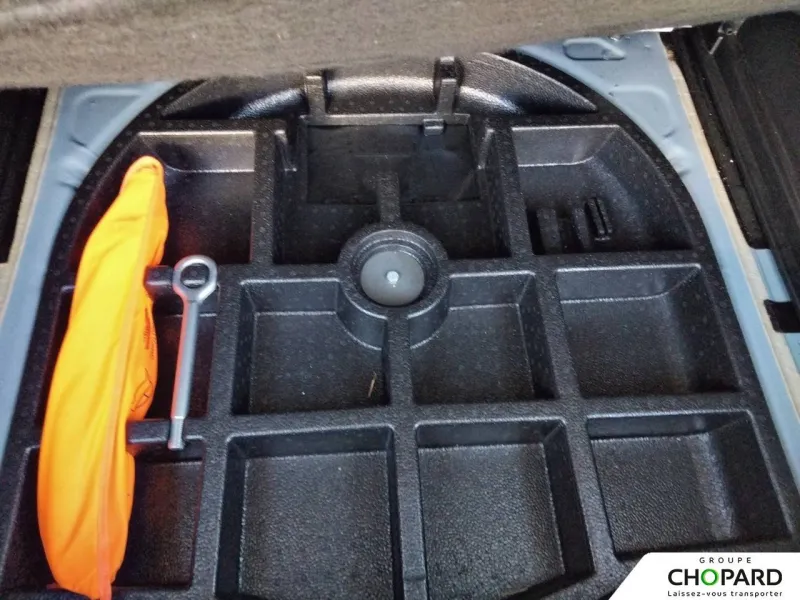 Image secondaire du véhicule 25