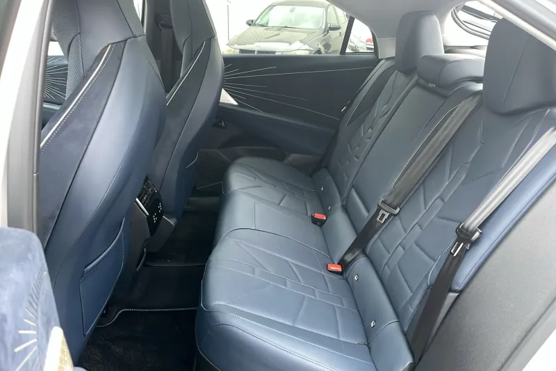 Image secondaire du véhicule 12