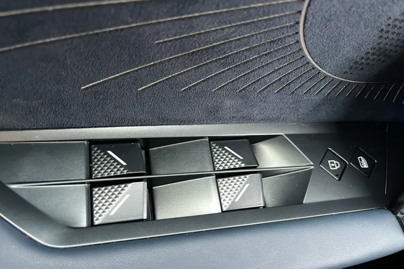 Image secondaire du véhicule 24