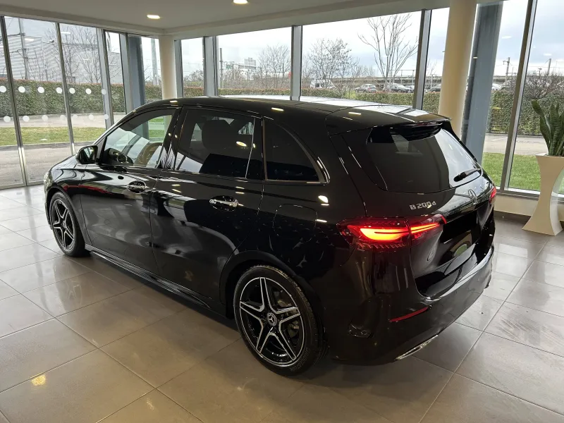 Image secondaire du véhicule 3