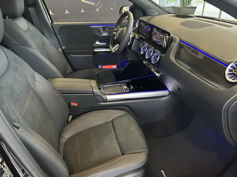 Image secondaire du véhicule 4