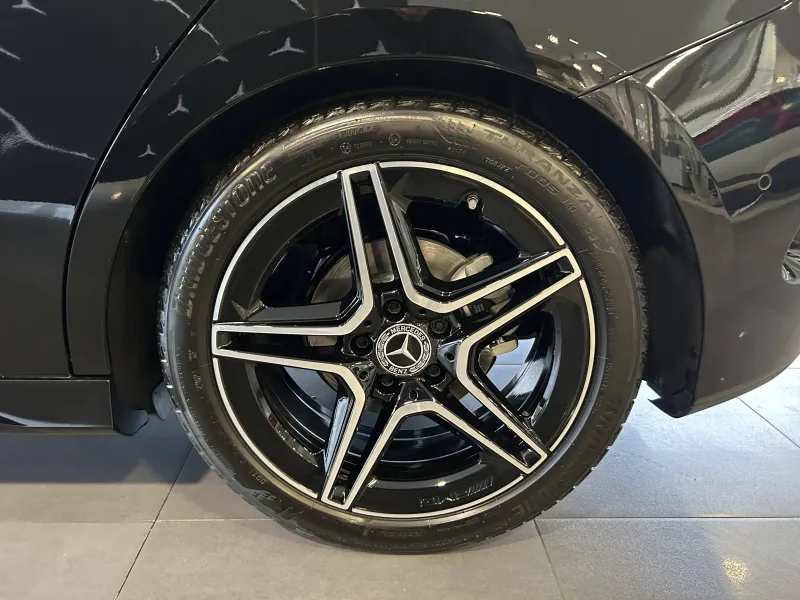 Image secondaire du véhicule 6